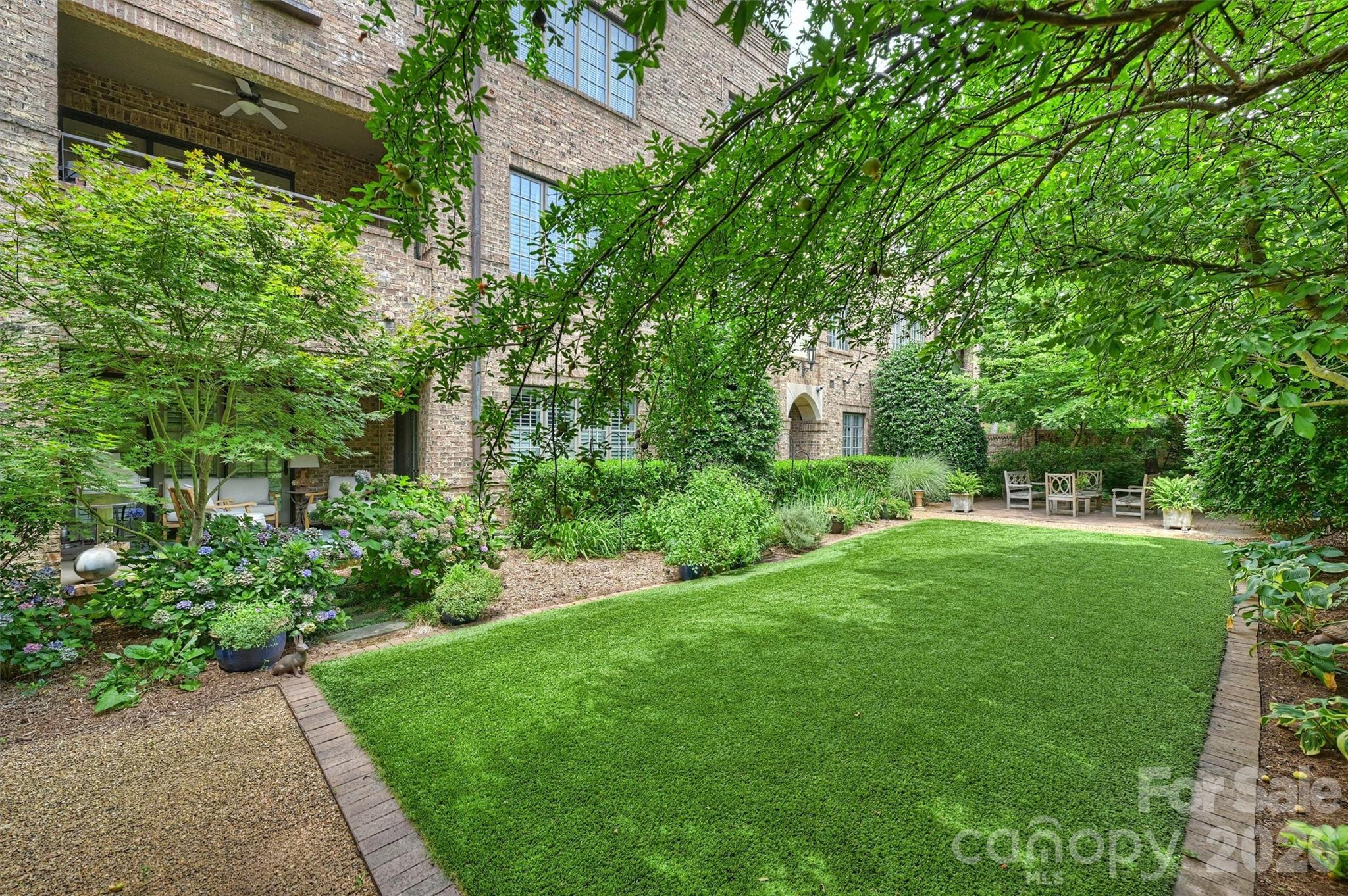 241 Queens Road — Charlotte