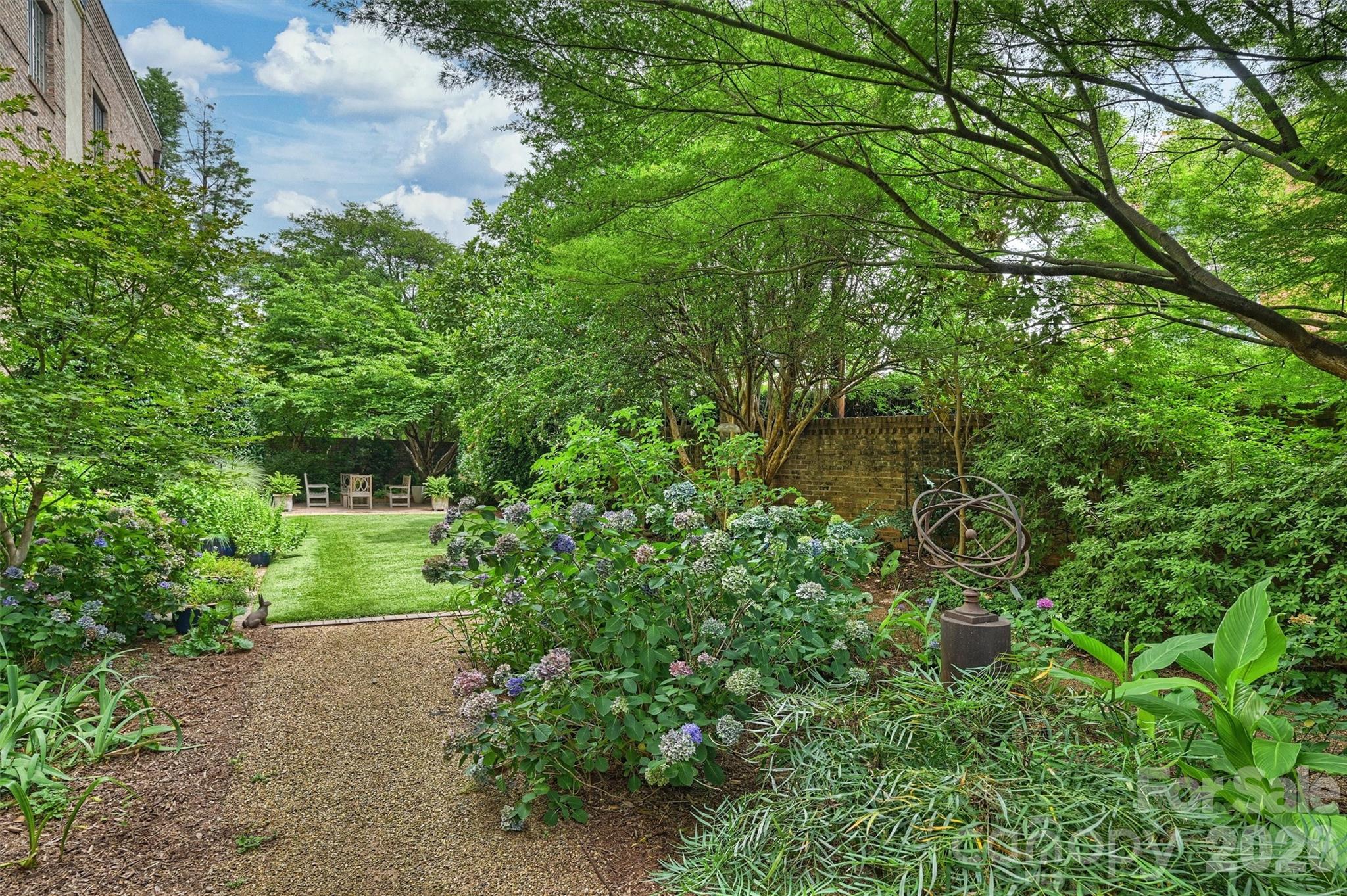 241 Queens Road — Charlotte