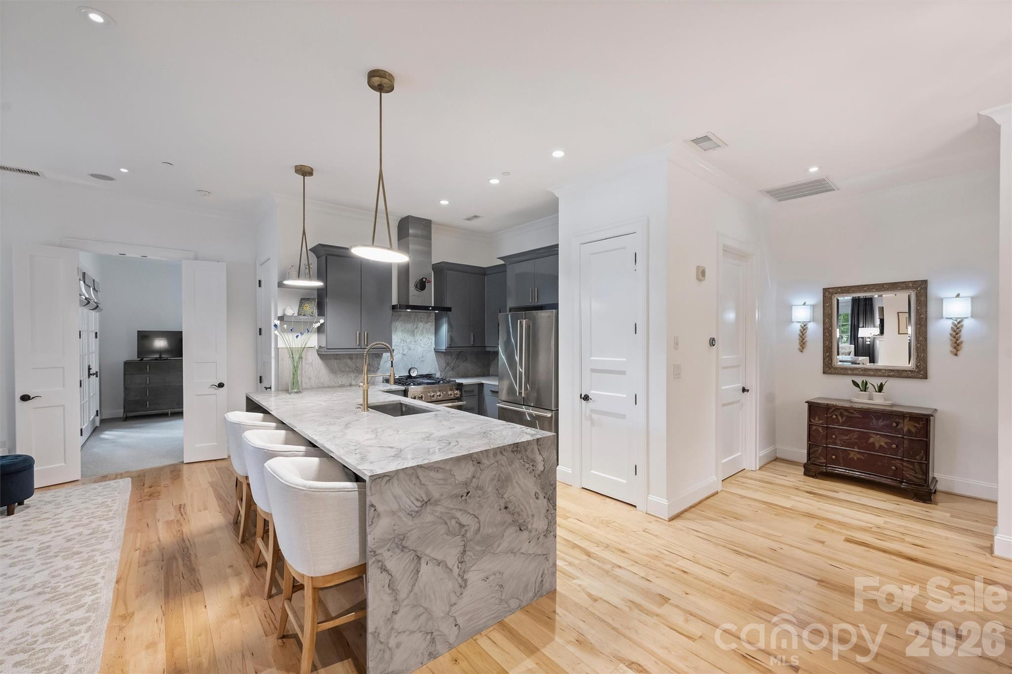 241 Queens Road — Charlotte