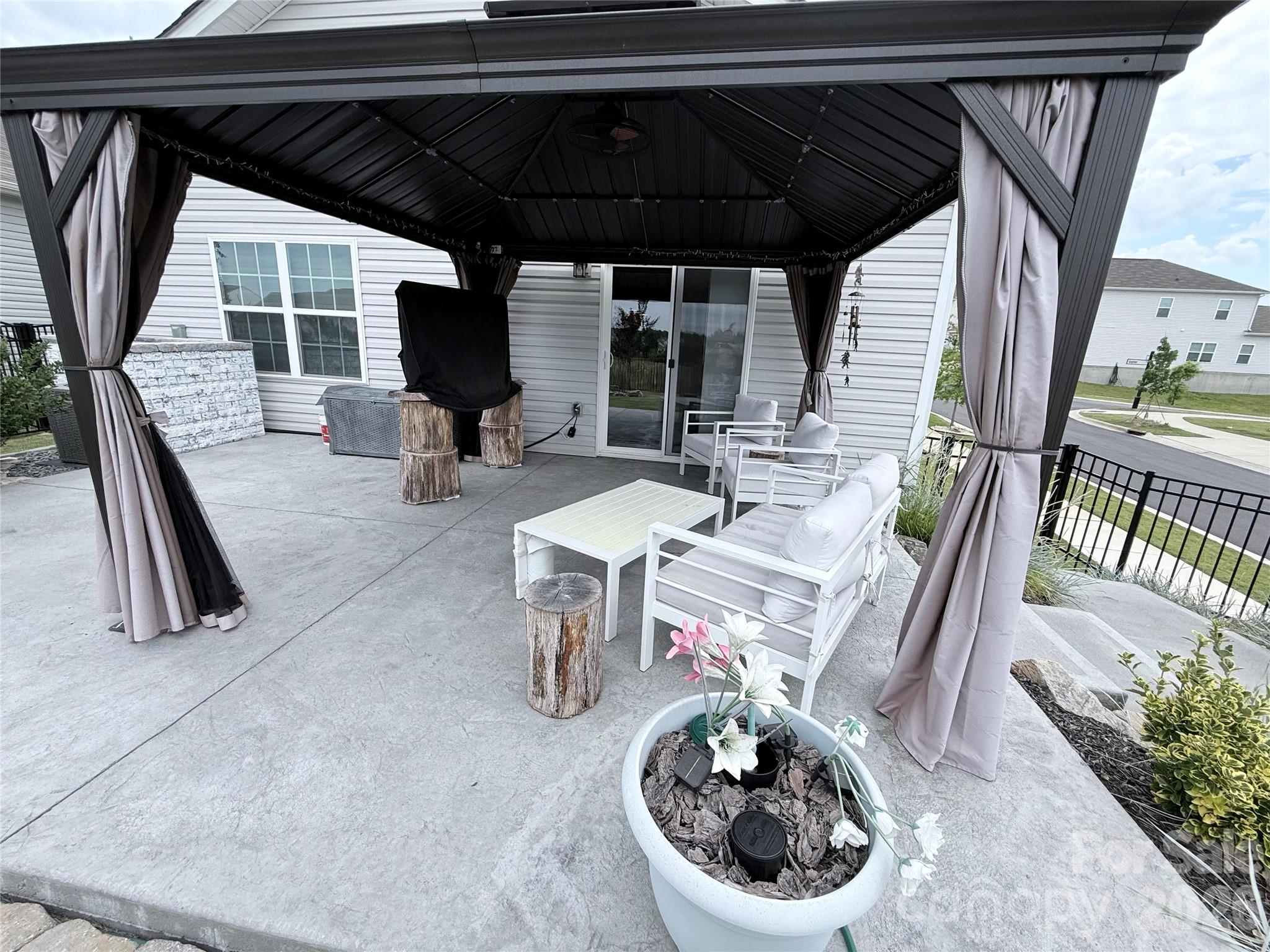 6499 Gopher Road — Lancaster