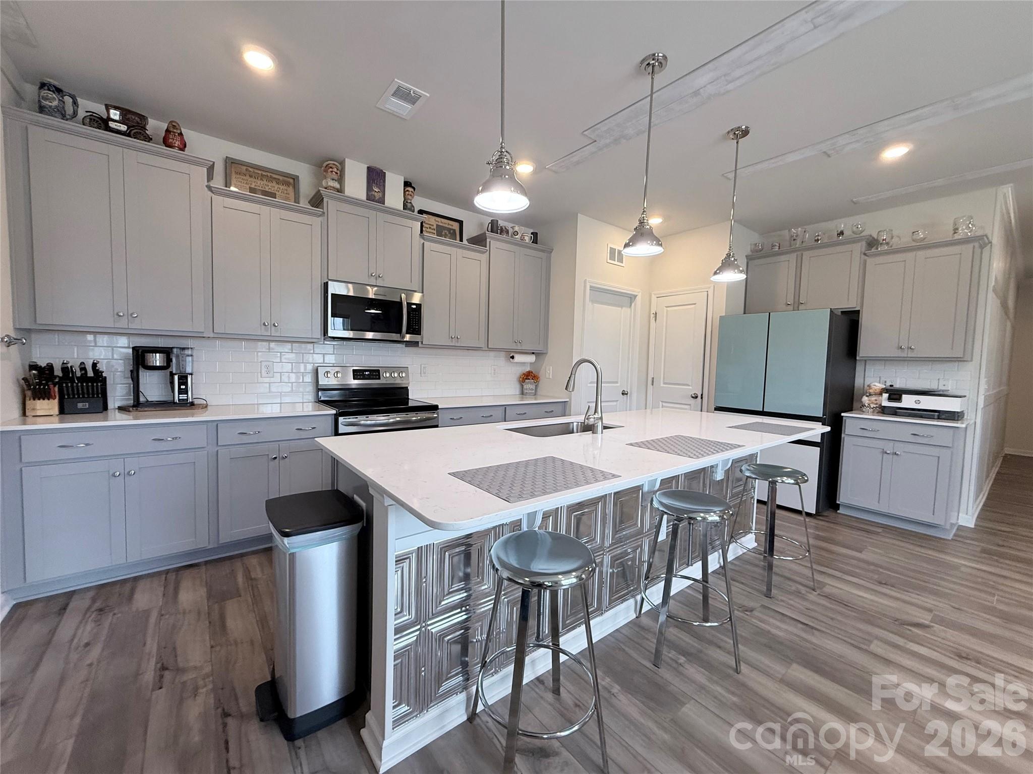 6499 Gopher Road — Lancaster