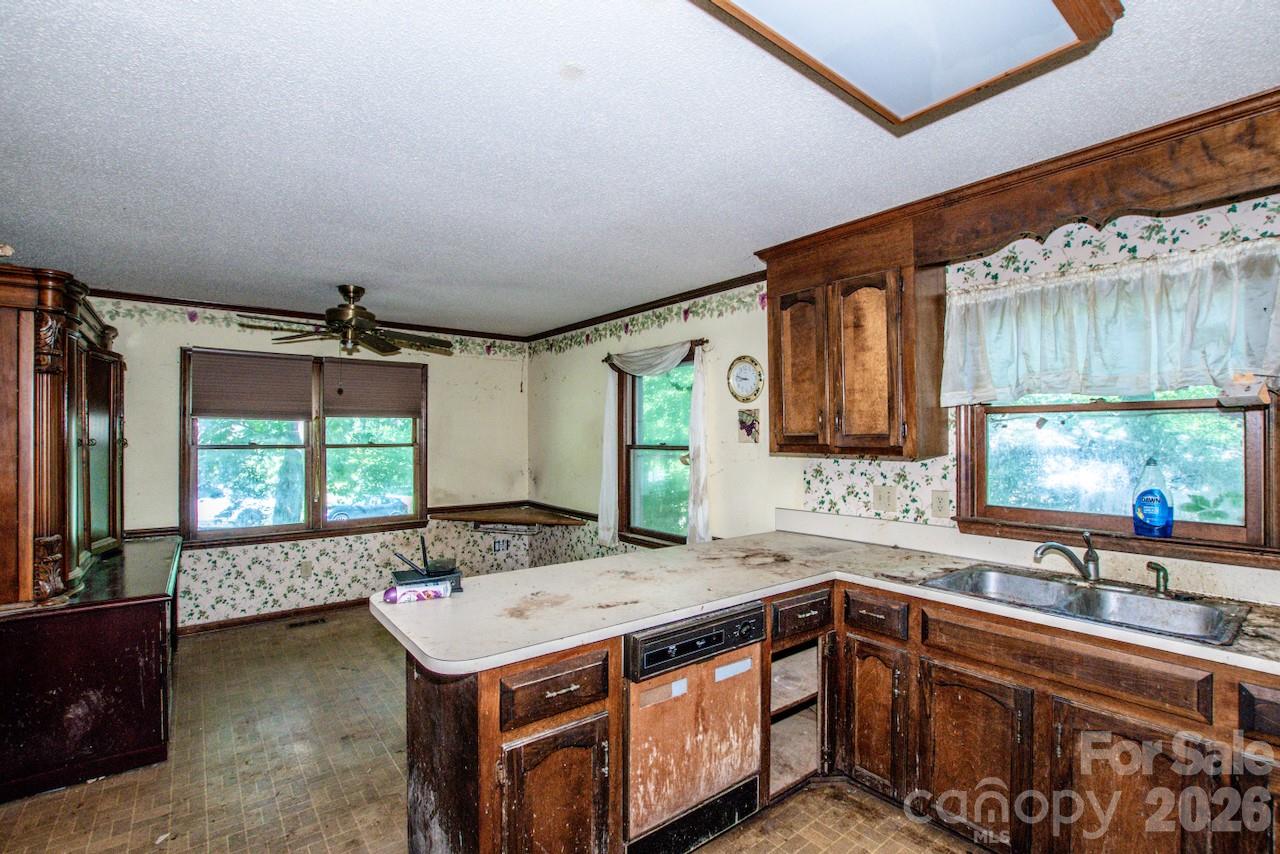 648 Tracy Lane — Gastonia