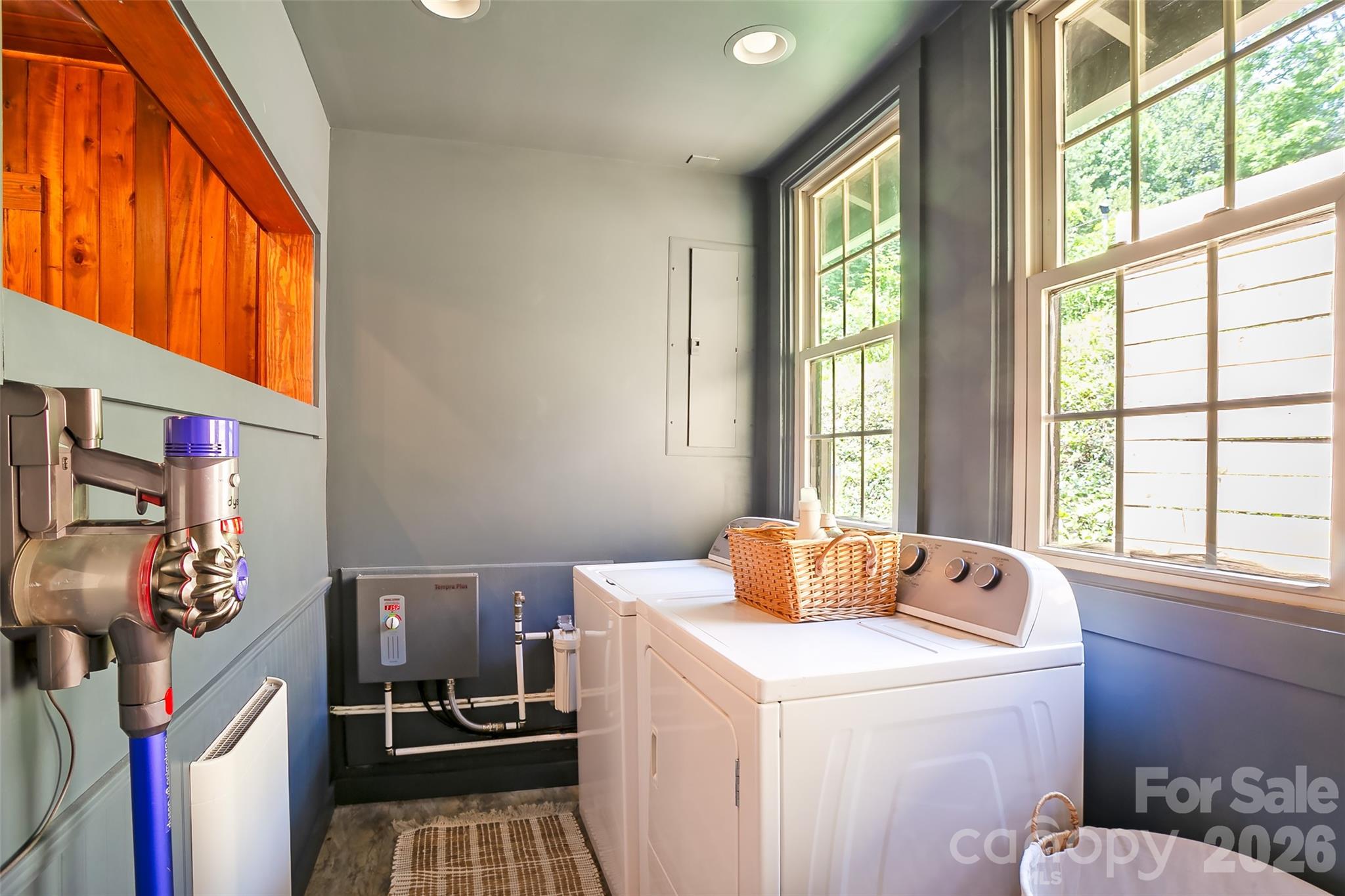 150 Indian Cave Park Road — Hendersonville