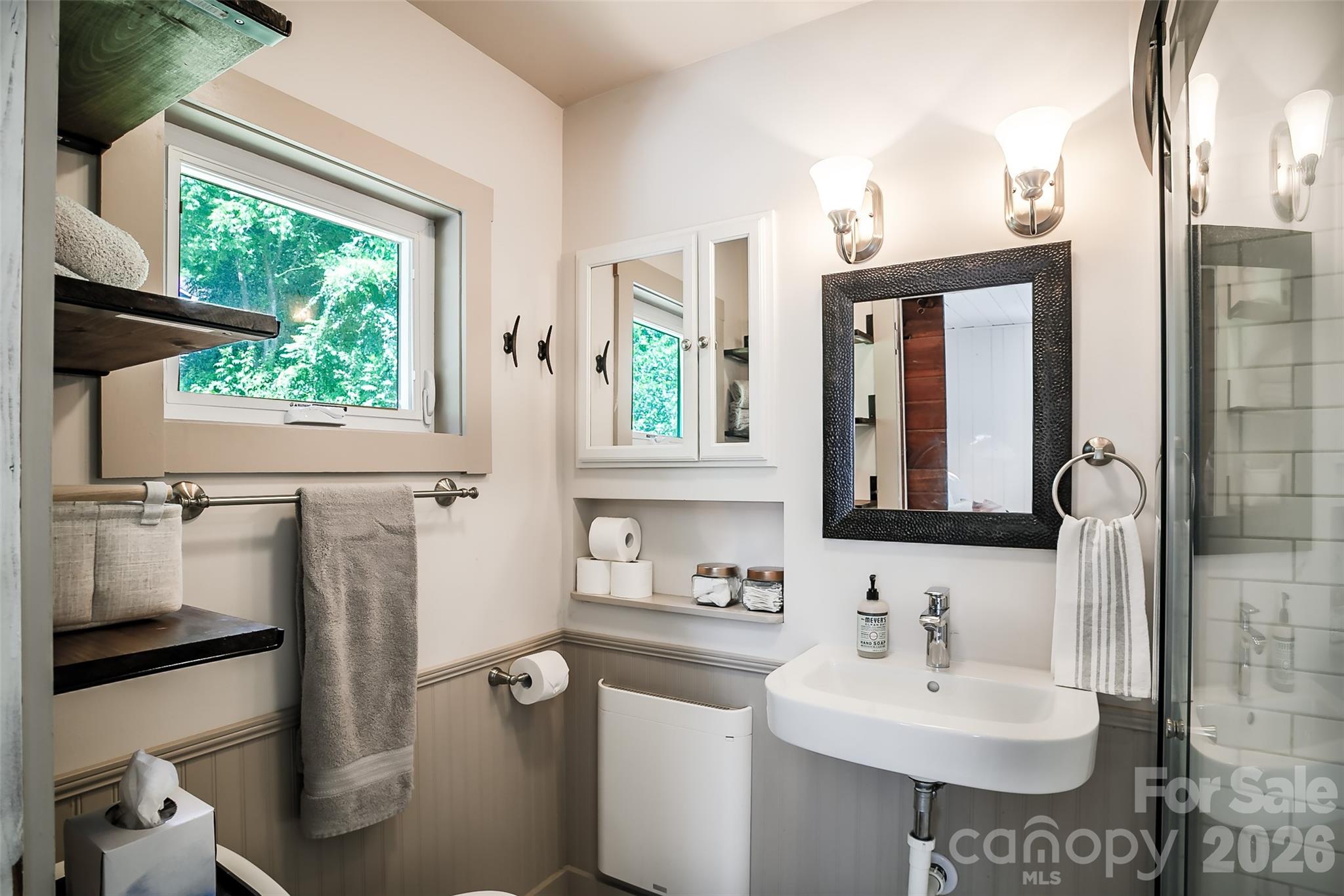 150 Indian Cave Park Road — Hendersonville