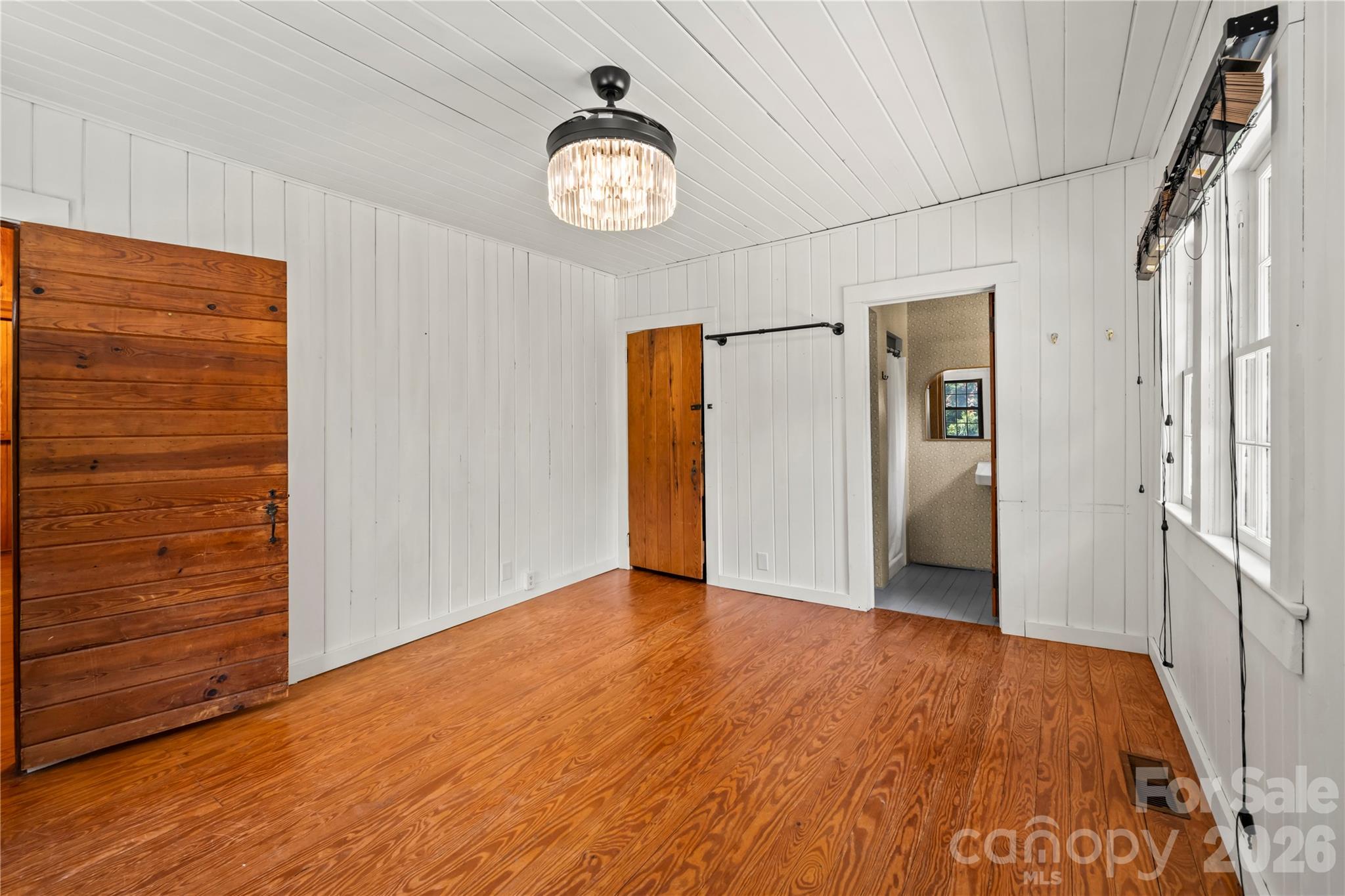 150 Indian Cave Park Road — Hendersonville