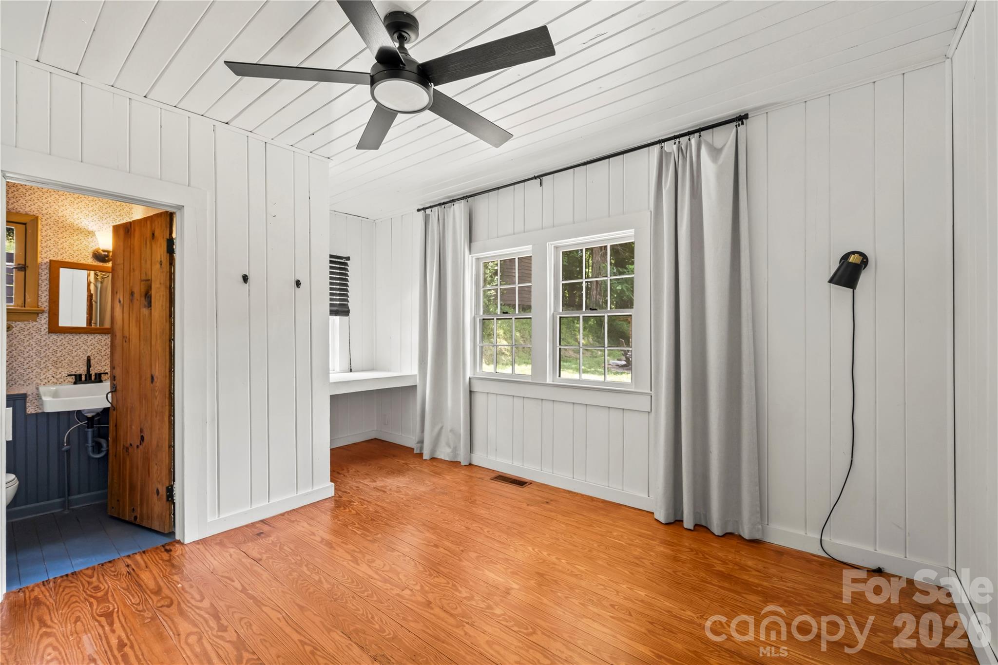 150 Indian Cave Park Road — Hendersonville
