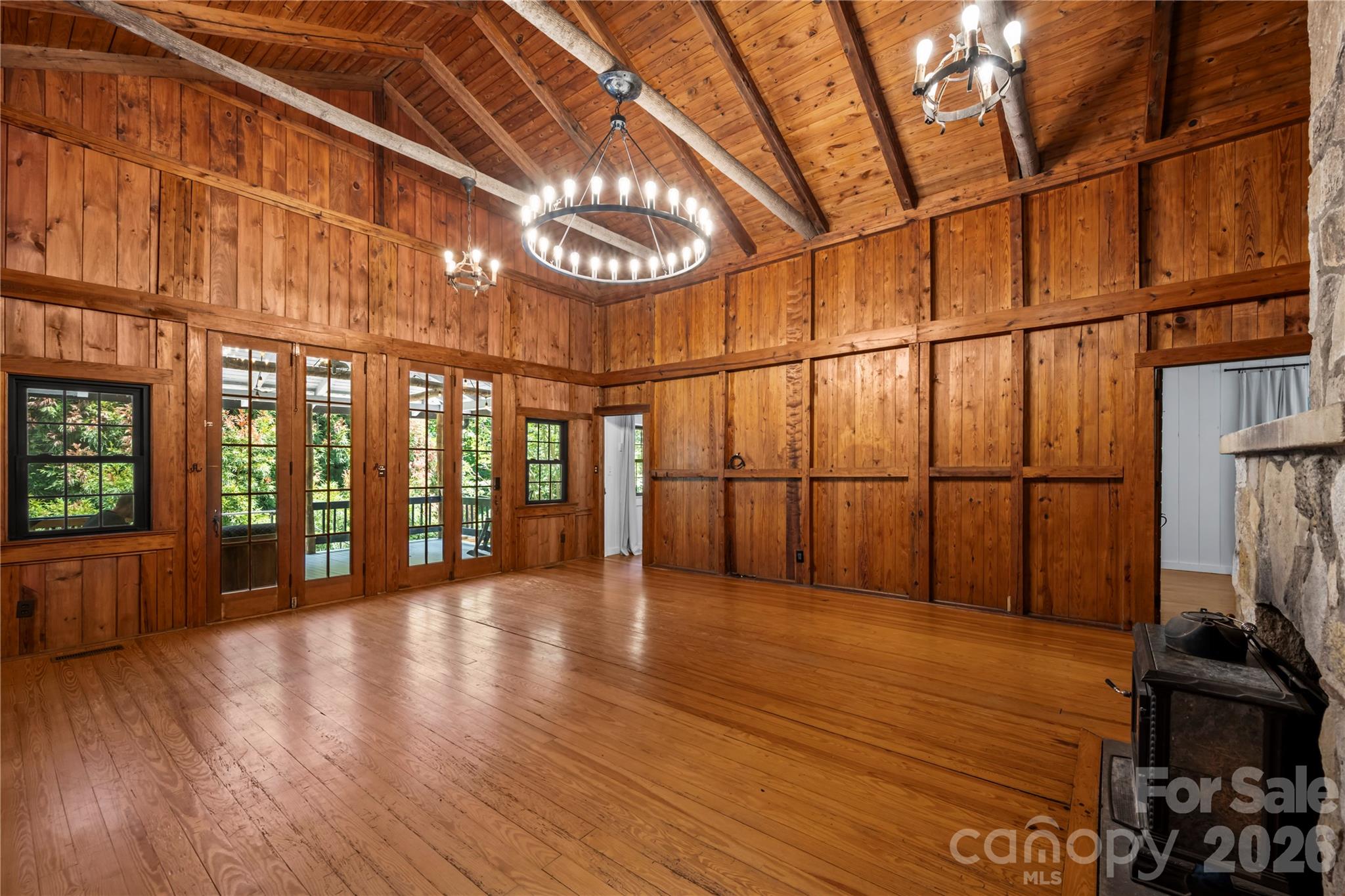 150 Indian Cave Park Road — Hendersonville