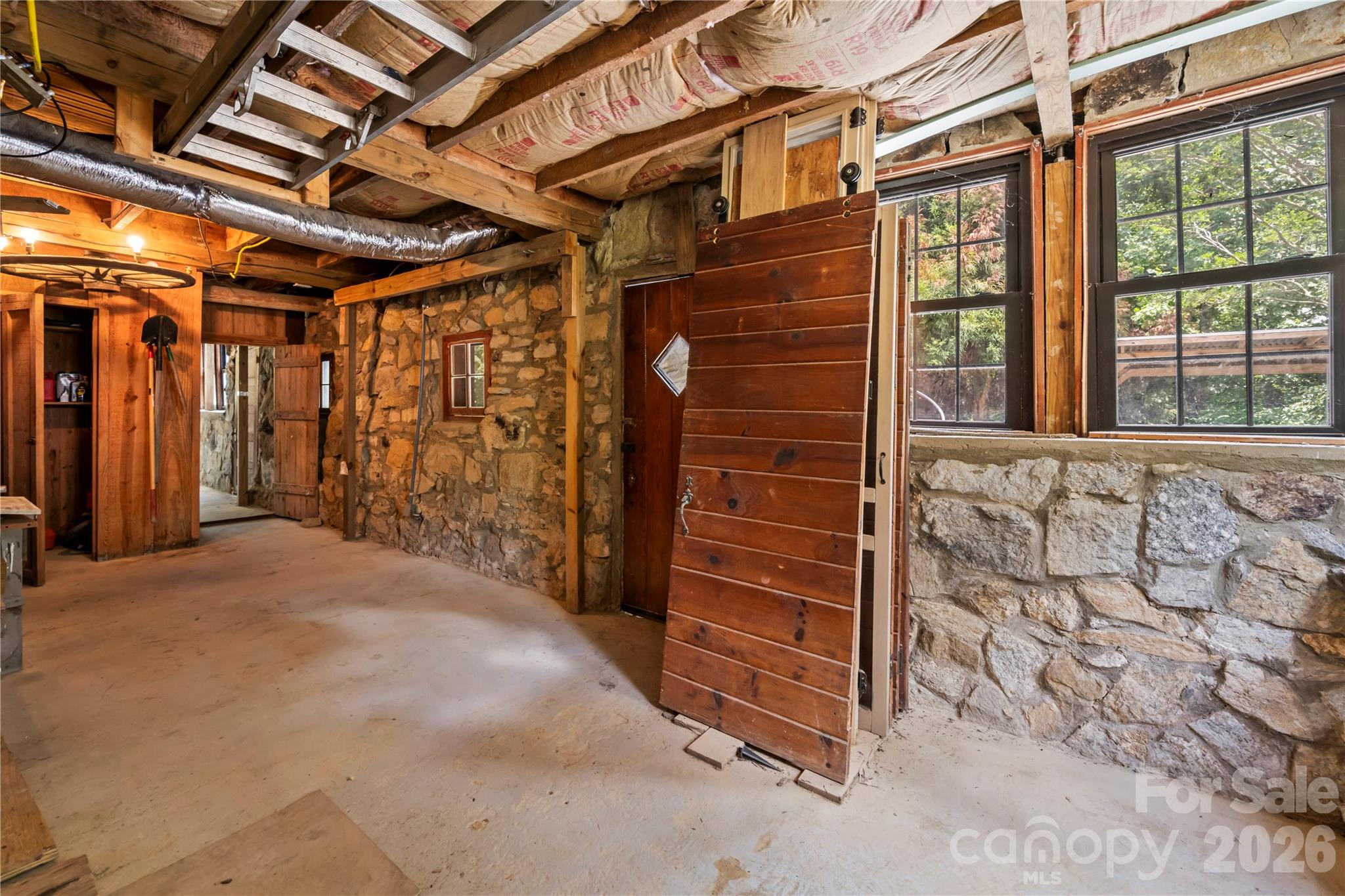 150 Indian Cave Park Road — Hendersonville