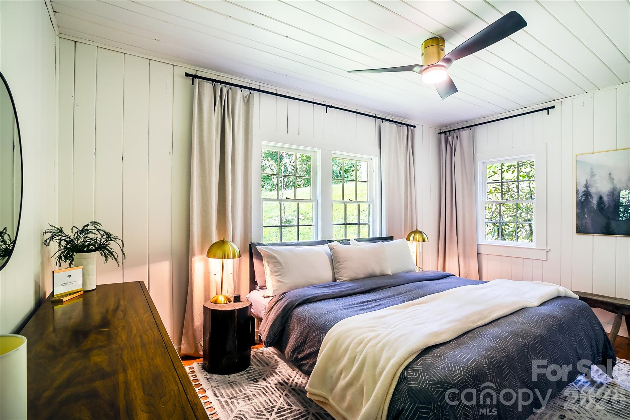 150 Indian Cave Park Road — Hendersonville