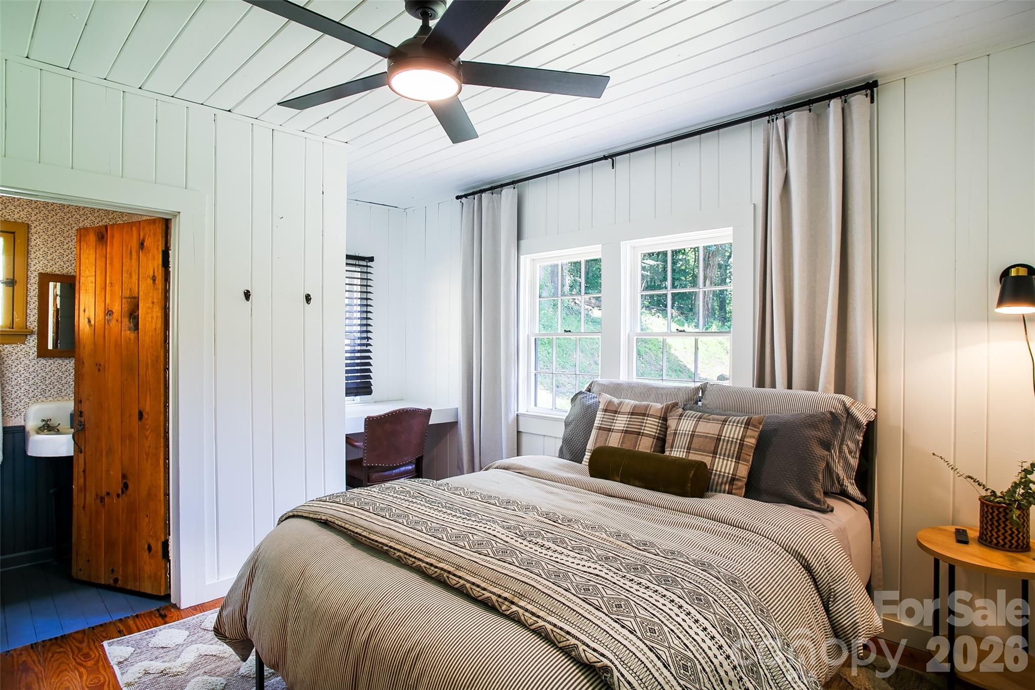 150 Indian Cave Park Road — Hendersonville
