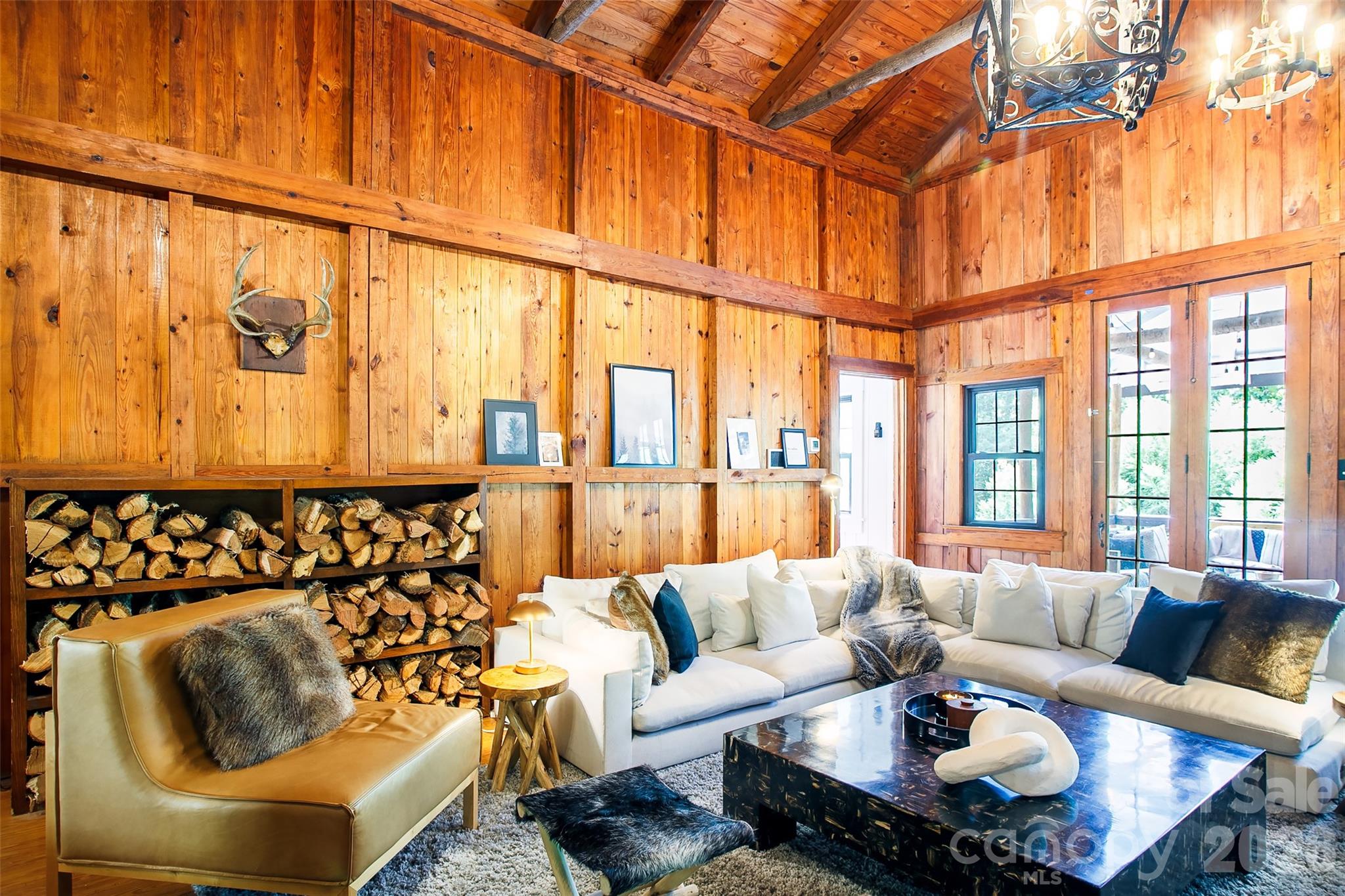 150 Indian Cave Park Road — Hendersonville