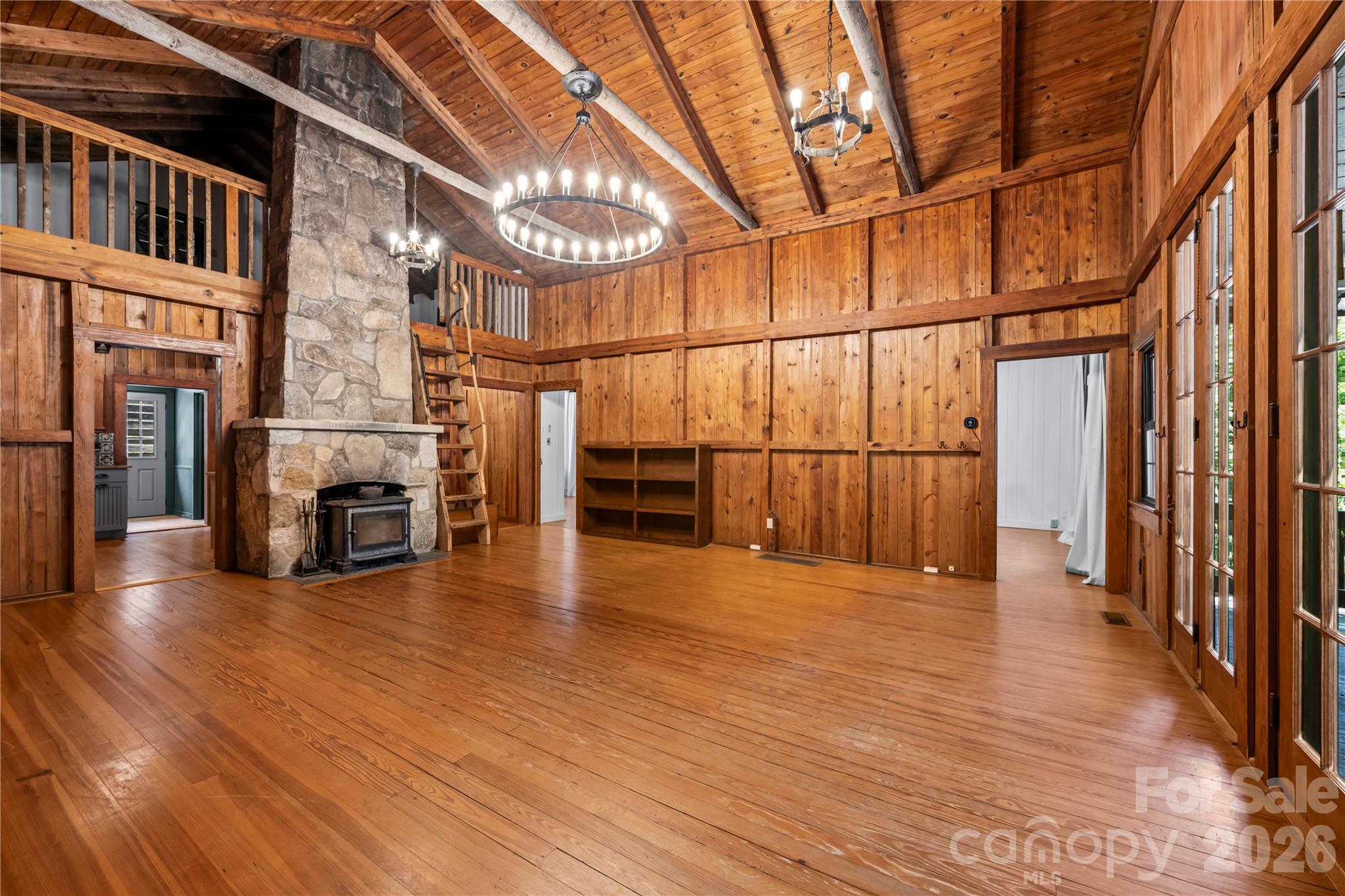 150 Indian Cave Park Road — Hendersonville