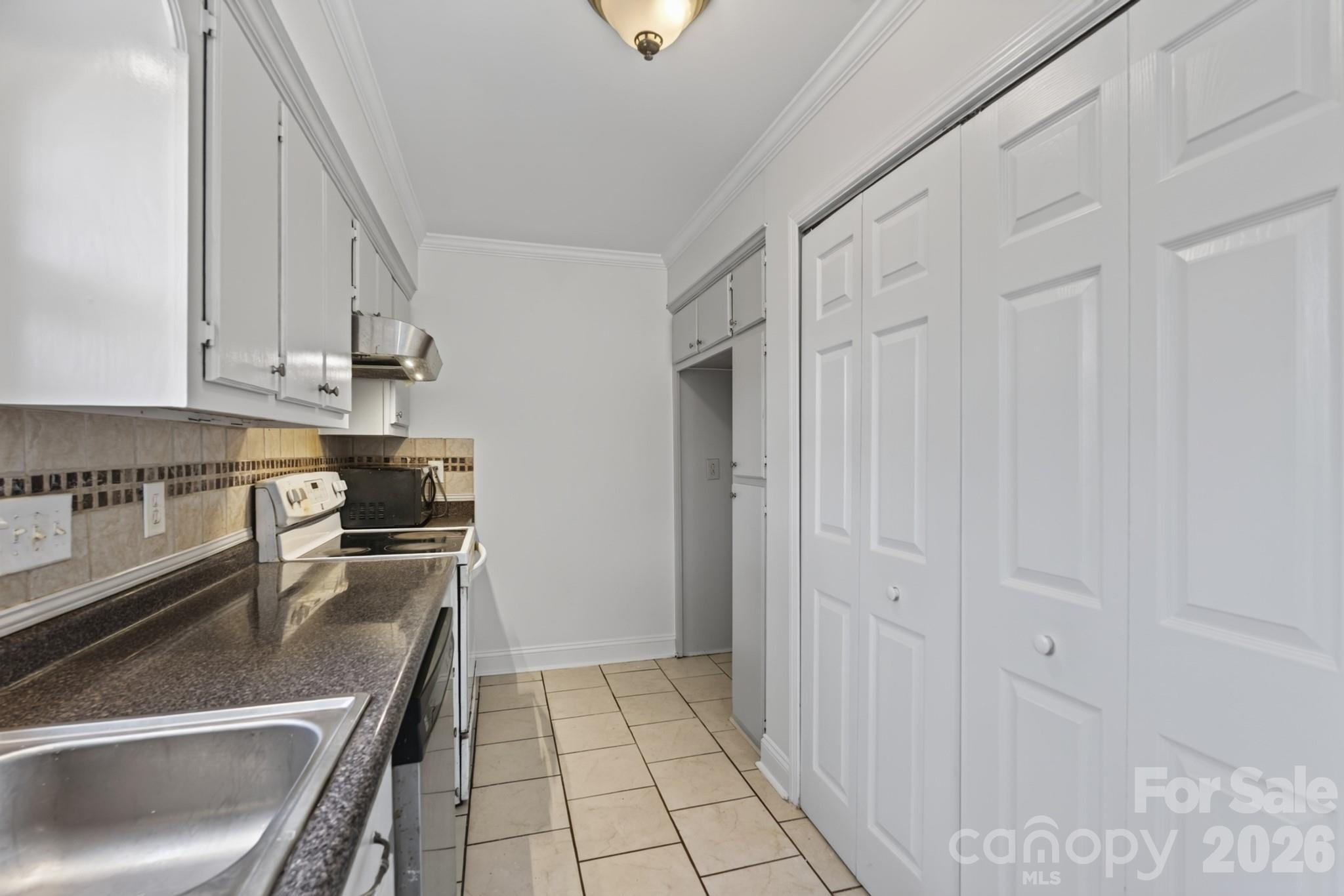 8904 Hunter Ridge Drive — Charlotte