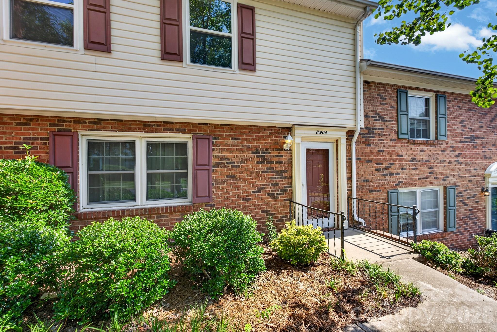 8904 Hunter Ridge Drive — Charlotte