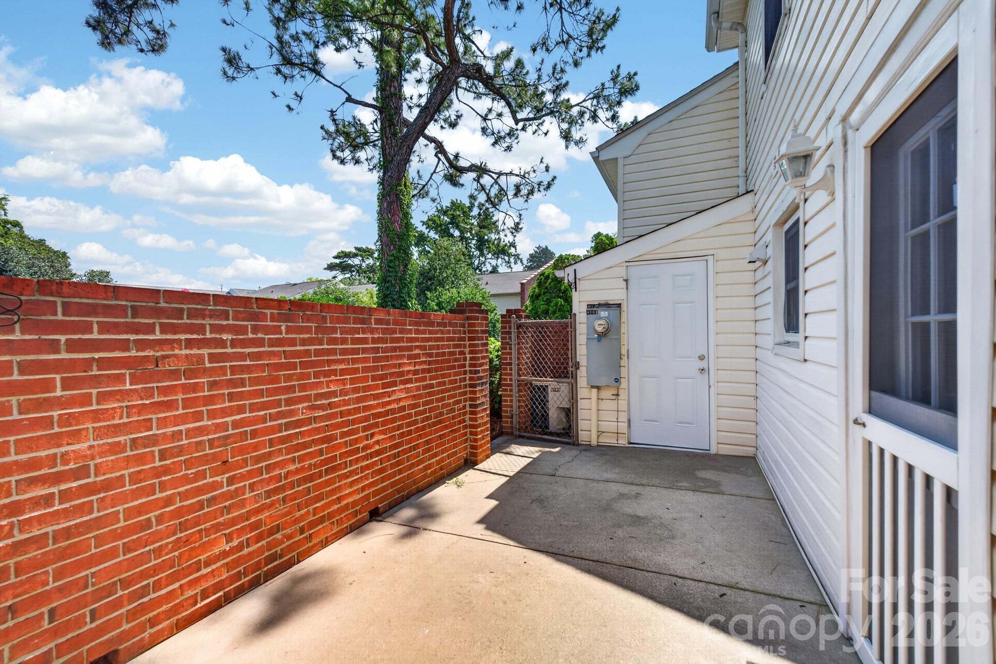 8904 Hunter Ridge Drive — Charlotte