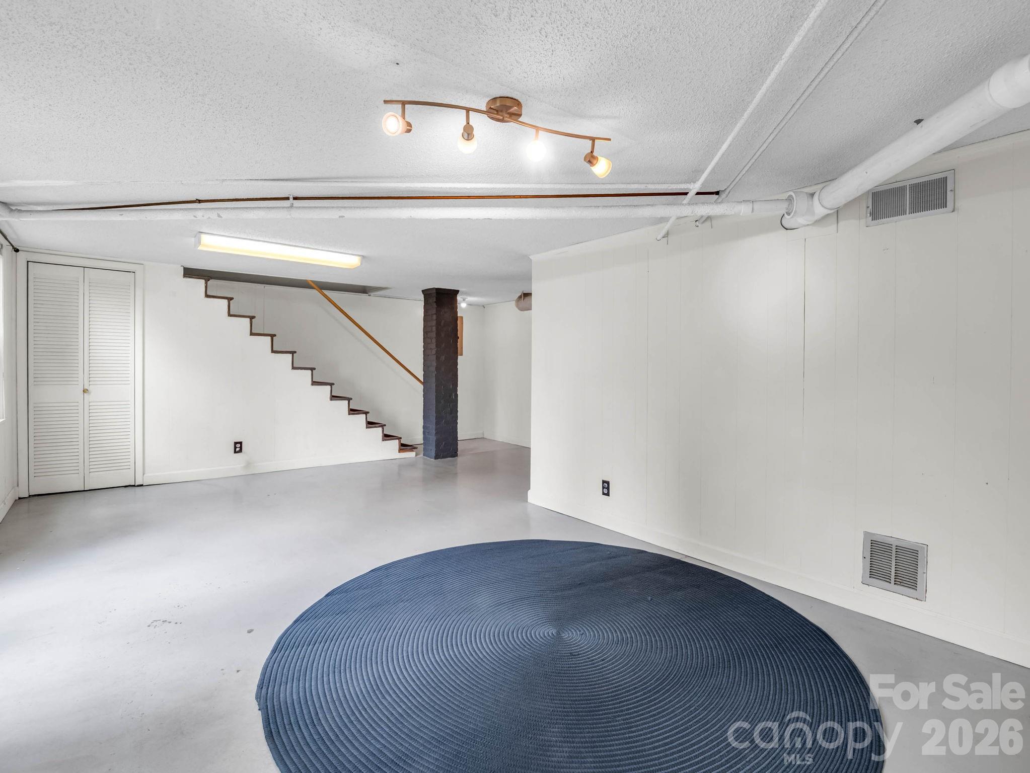 555 State Street — Marion