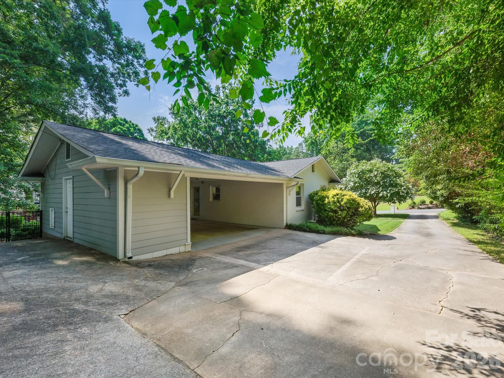6419 Morven Lane — Charlotte
