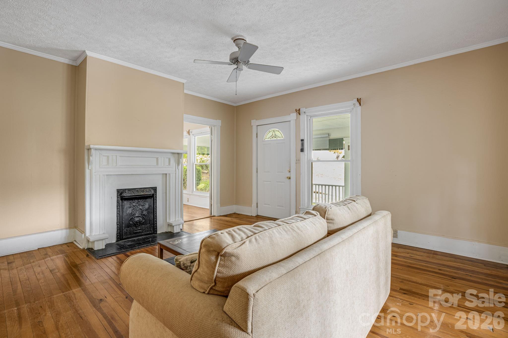 82 Hill Street — Hot Springs
