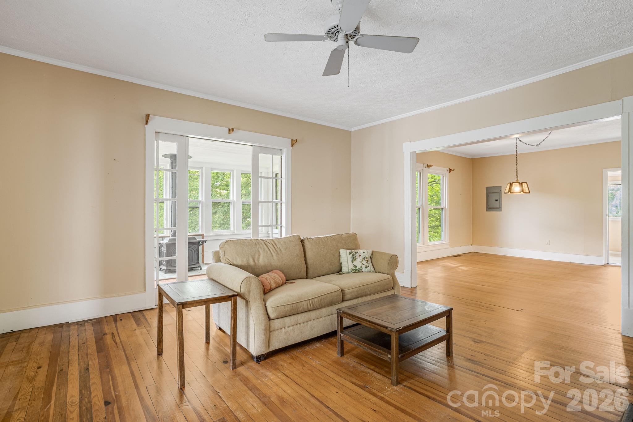 82 Hill Street — Hot Springs