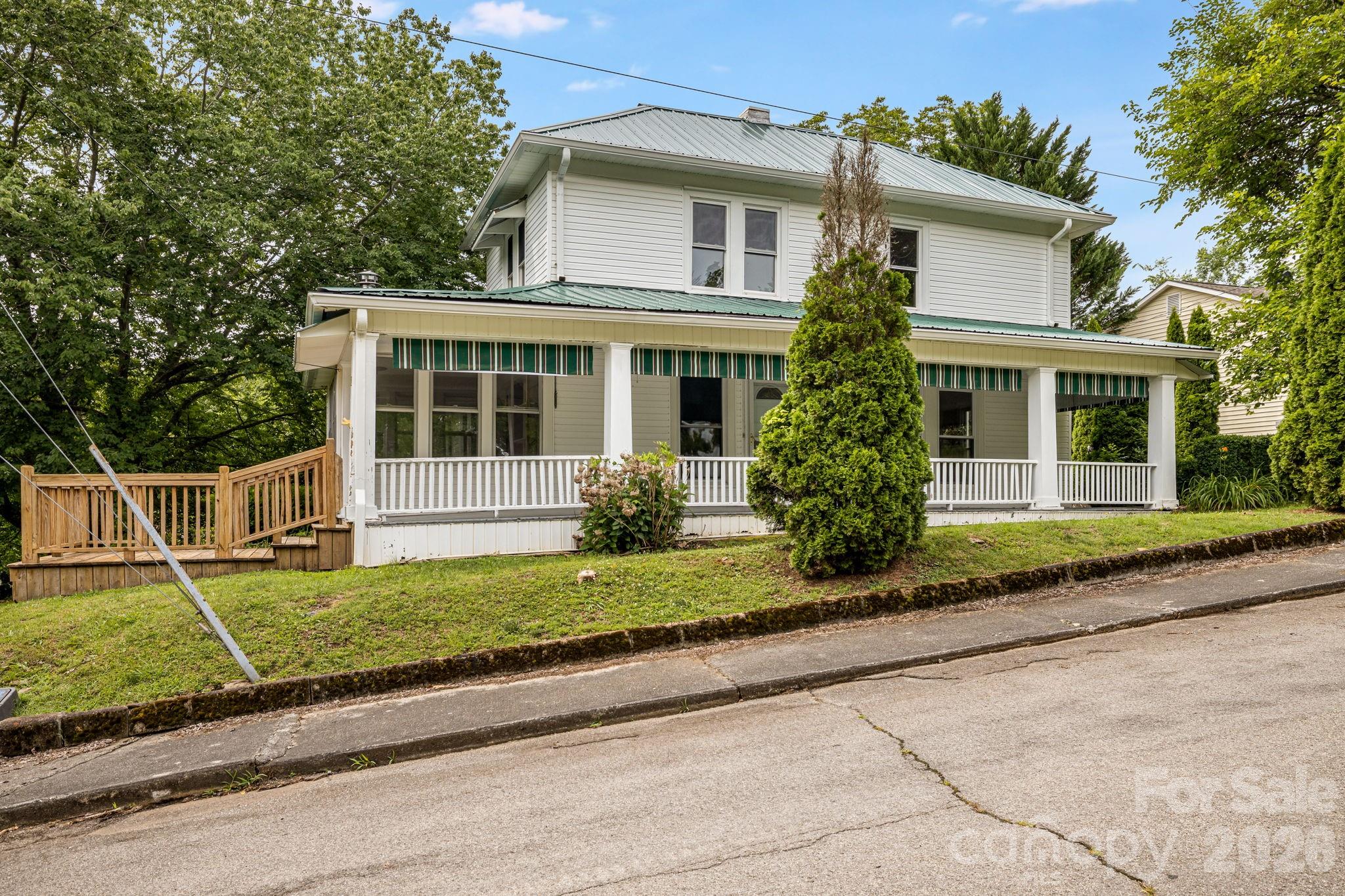 82 Hill Street — Hot Springs