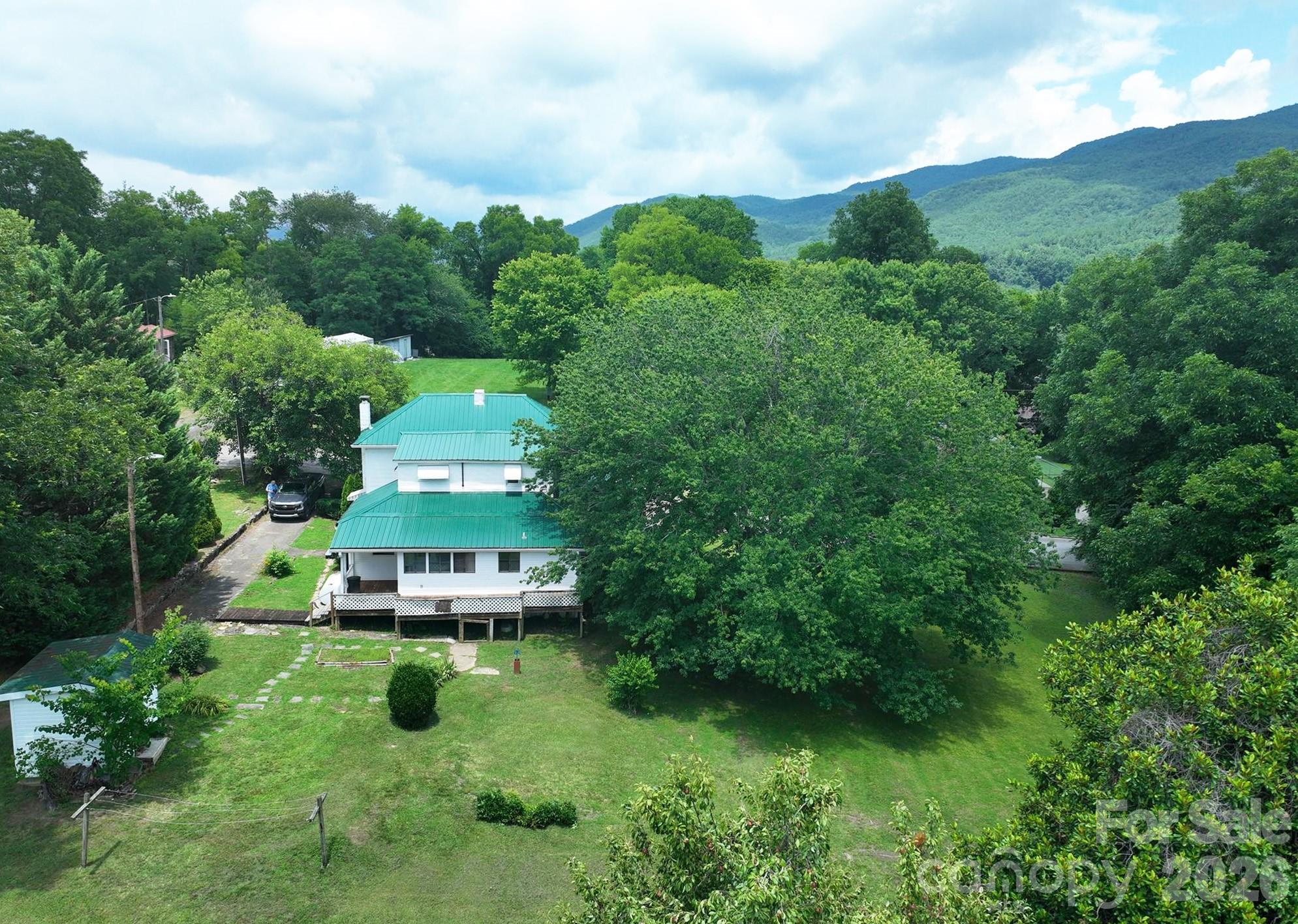 82 Hill Street — Hot Springs