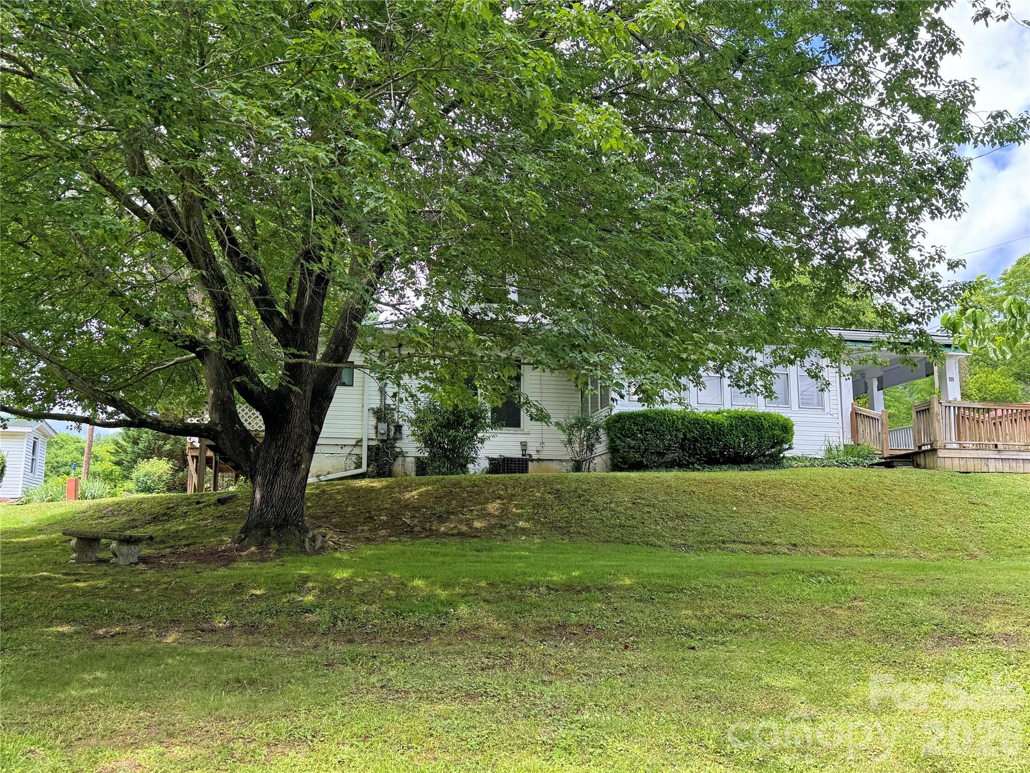 82 Hill Street — Hot Springs
