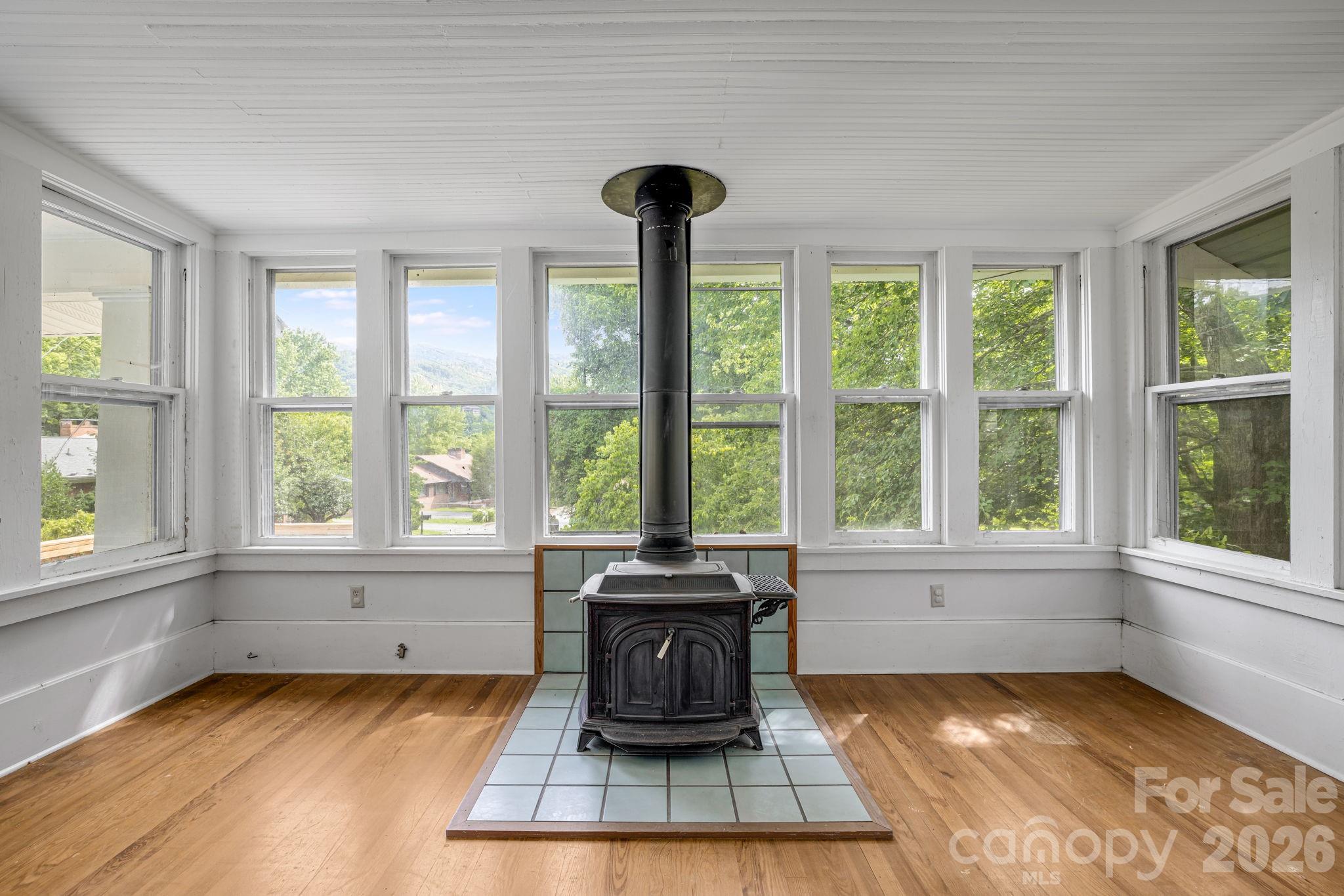 82 Hill Street — Hot Springs