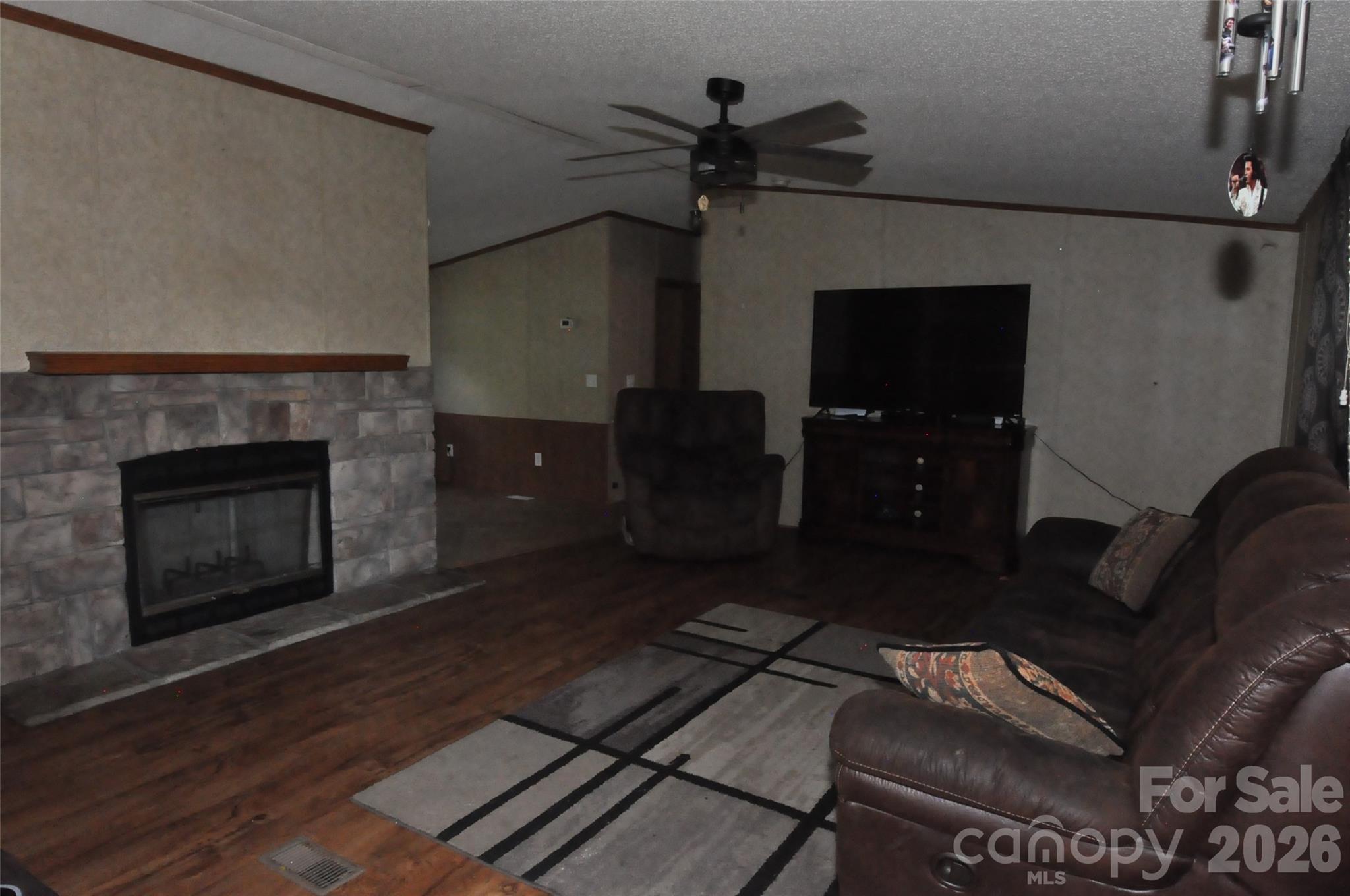 977 Langley Drive — Chester