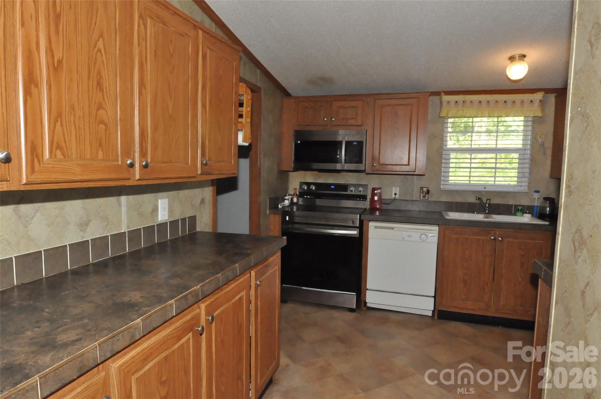 977 Langley Drive — Chester