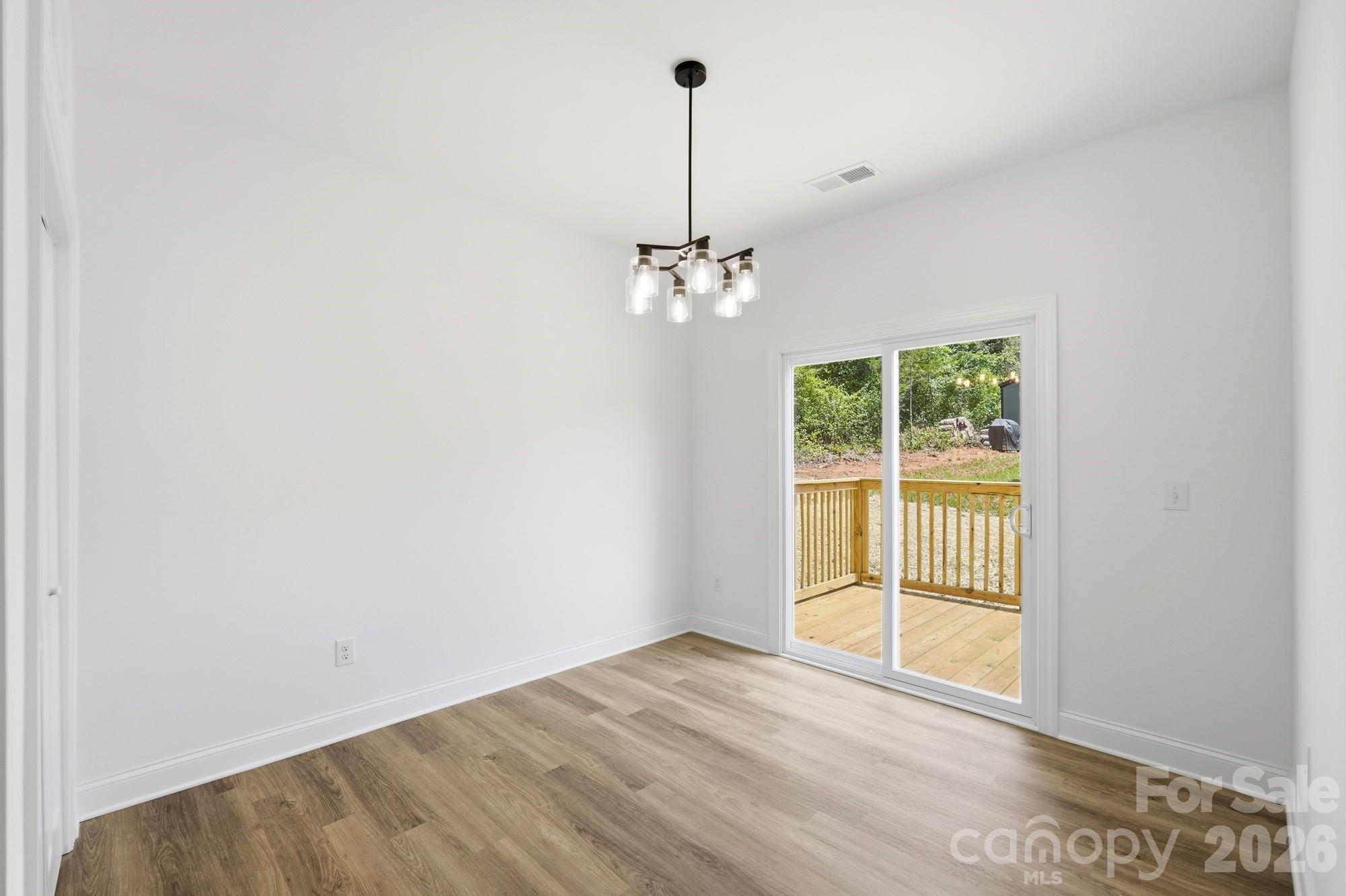 210 8th Avenue Drive SE — Hickory