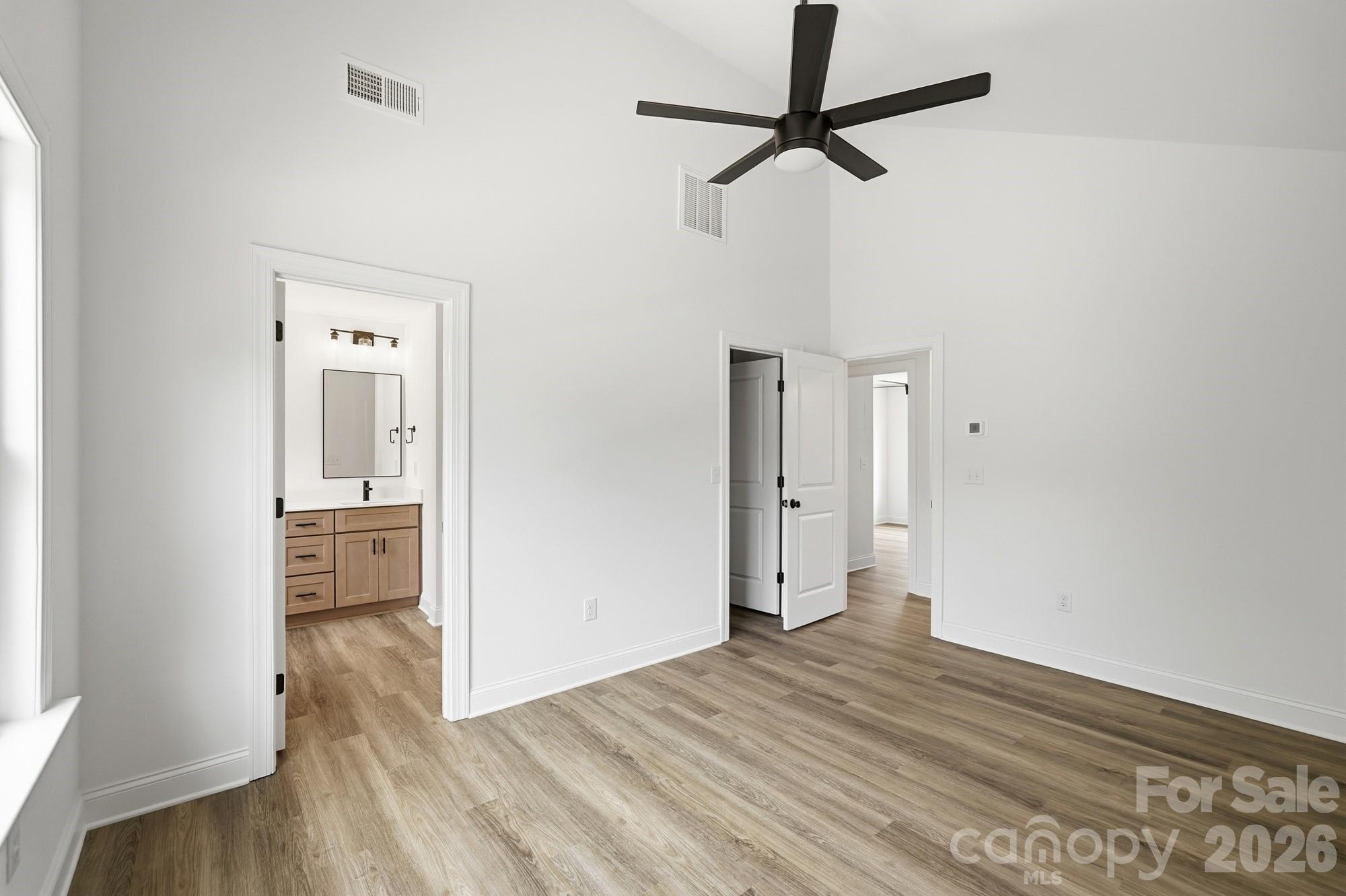 210 8th Avenue Drive SE — Hickory