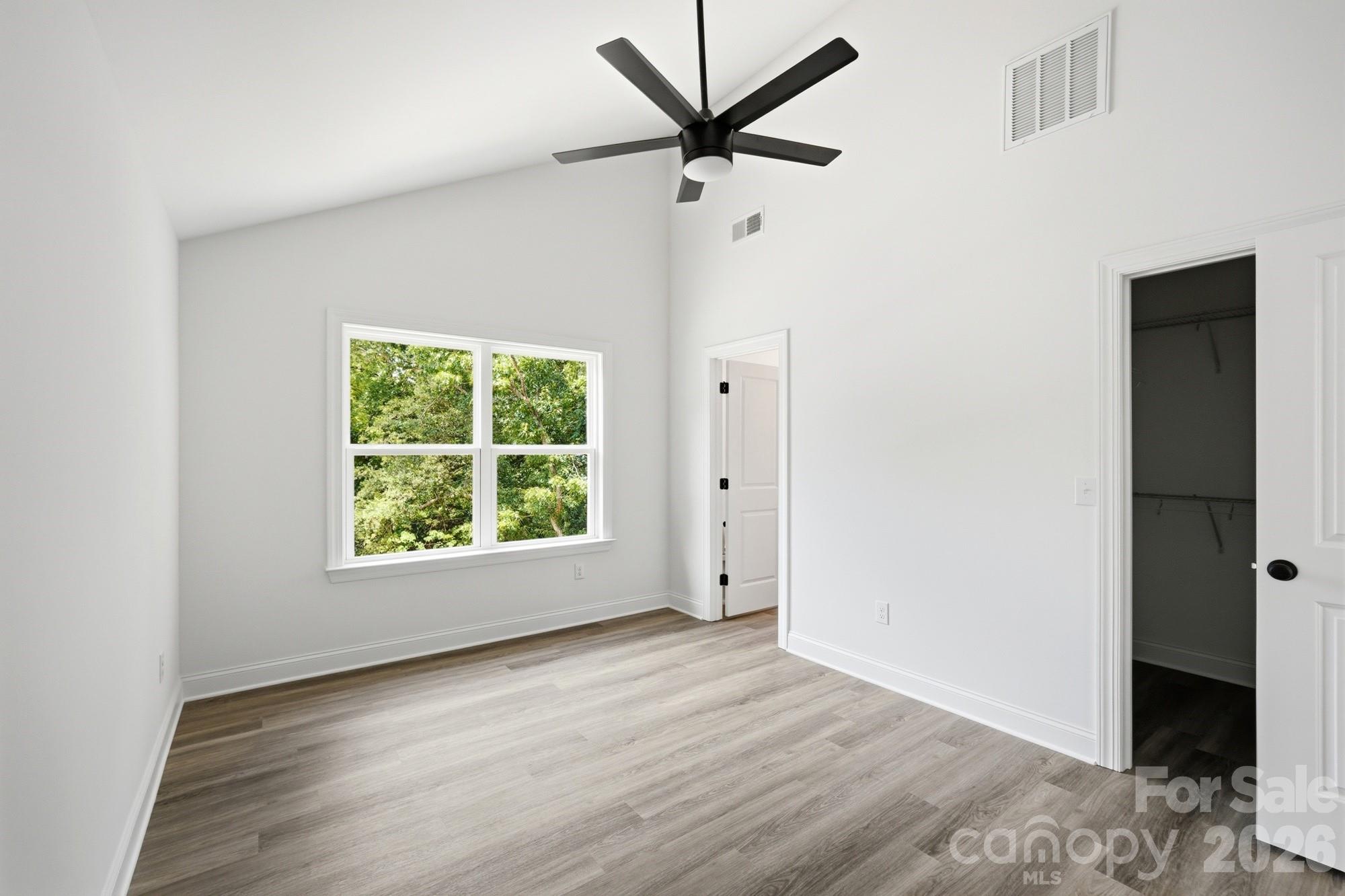 210 8th Avenue Drive SE — Hickory