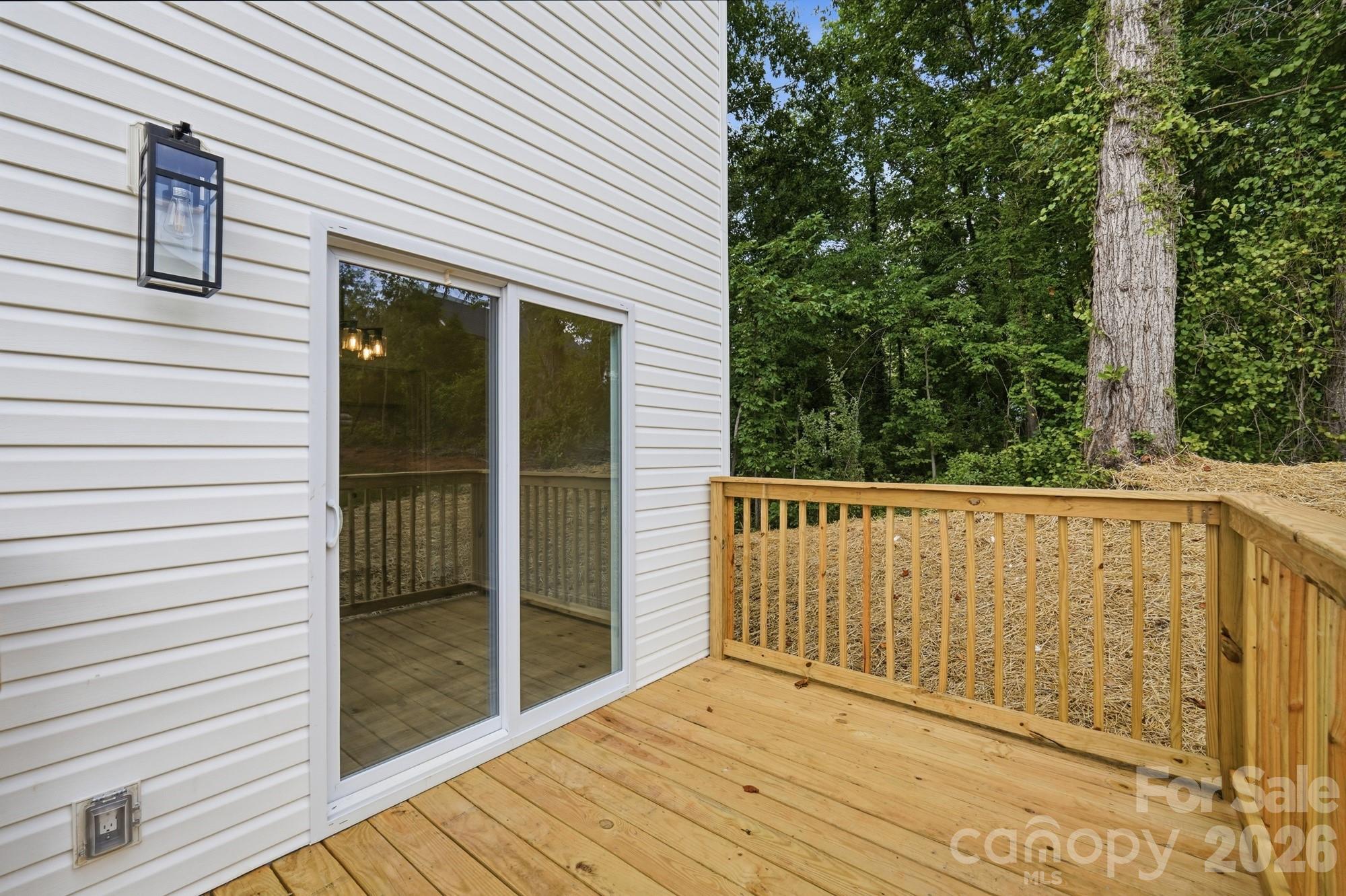 210 8th Avenue Drive SE — Hickory