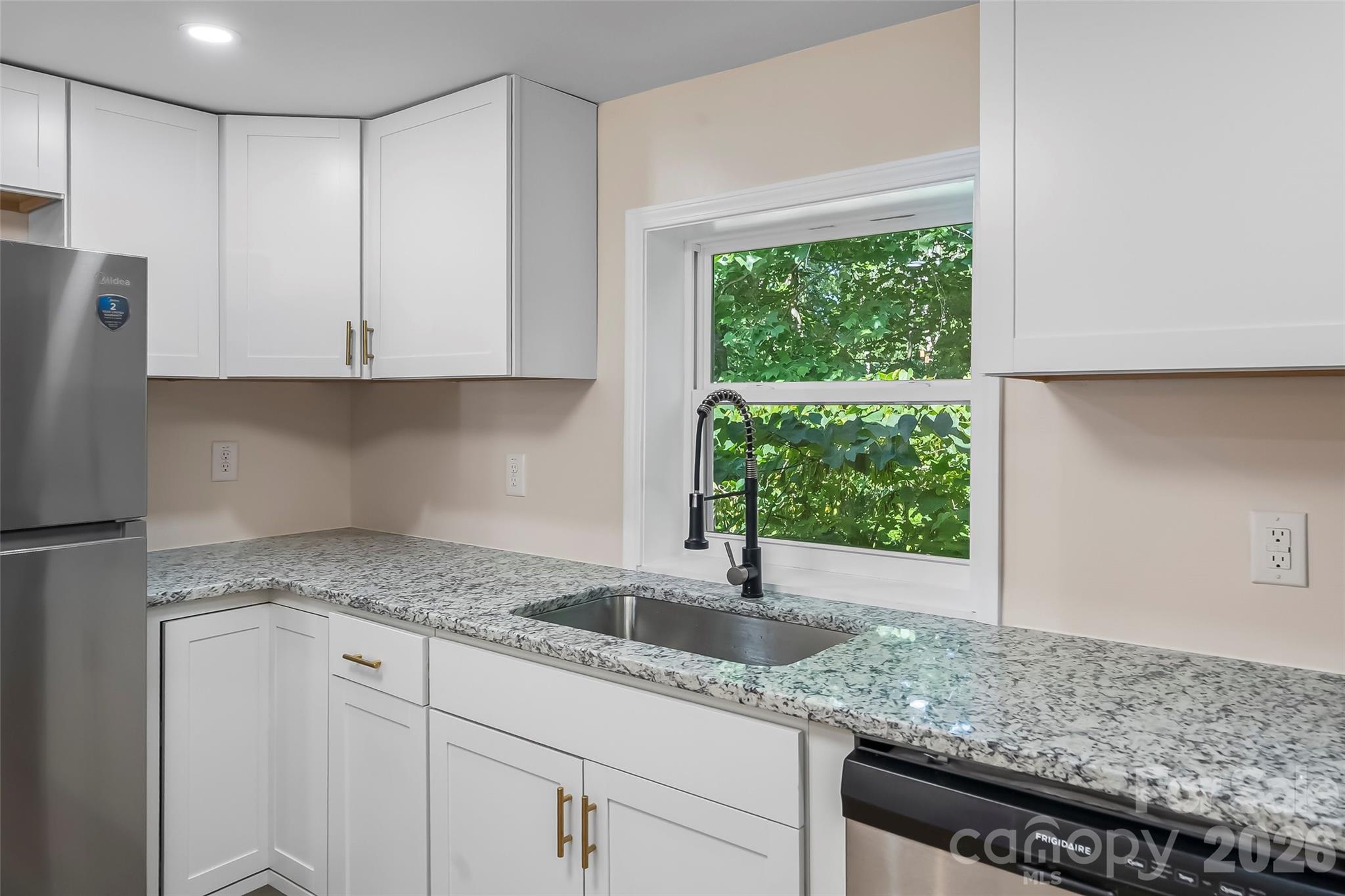 529 NW stage Street — Lenoir