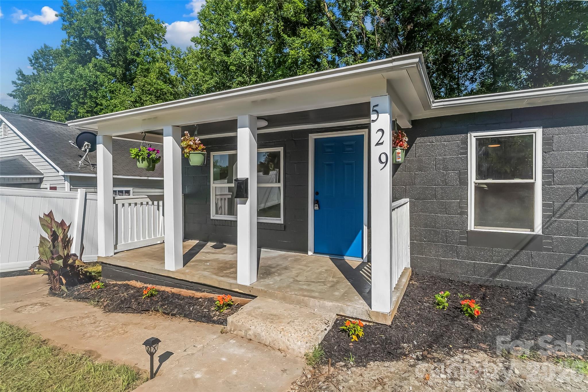 529 NW stage Street — Lenoir