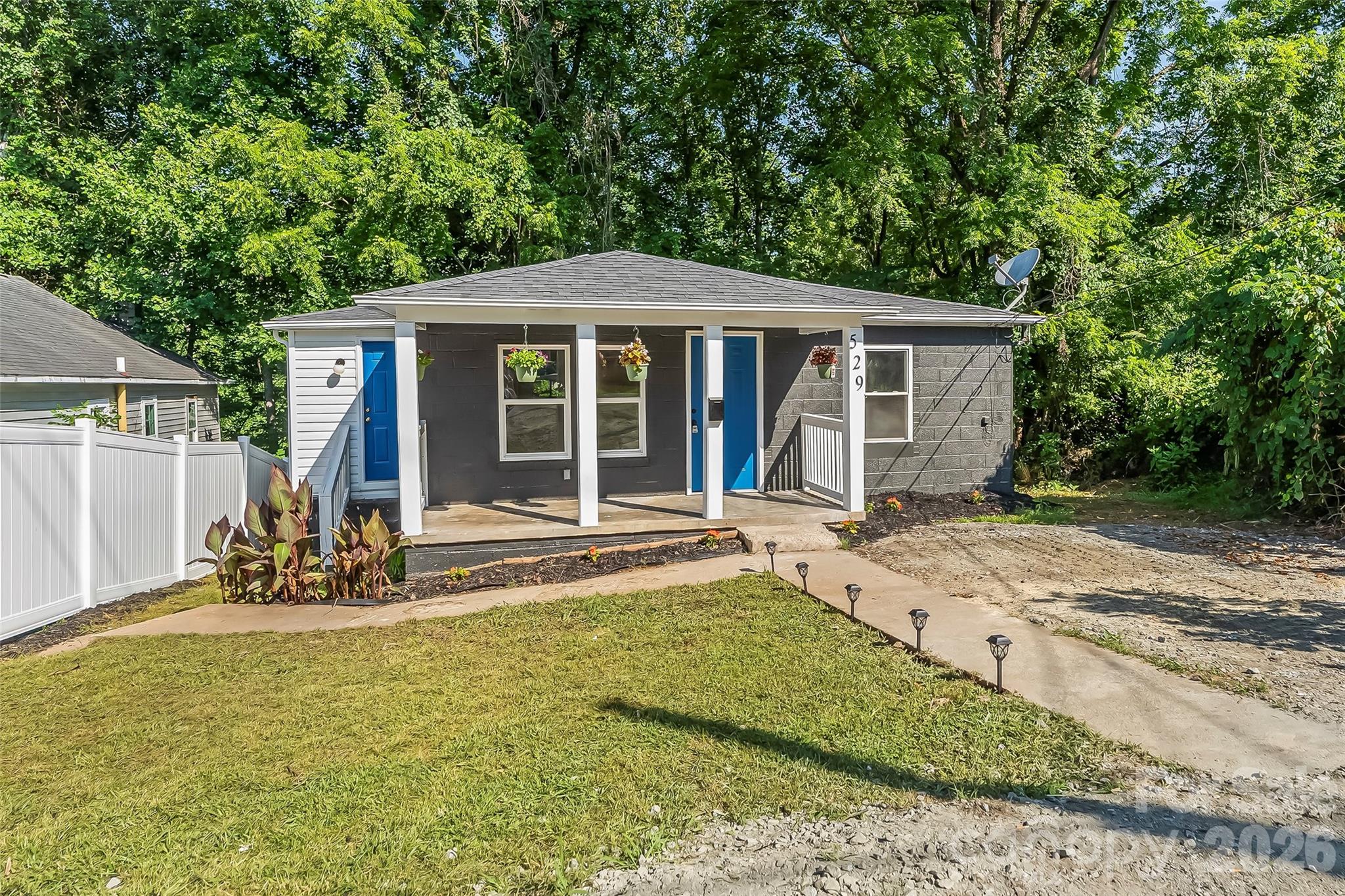 529 NW stage Street — Lenoir