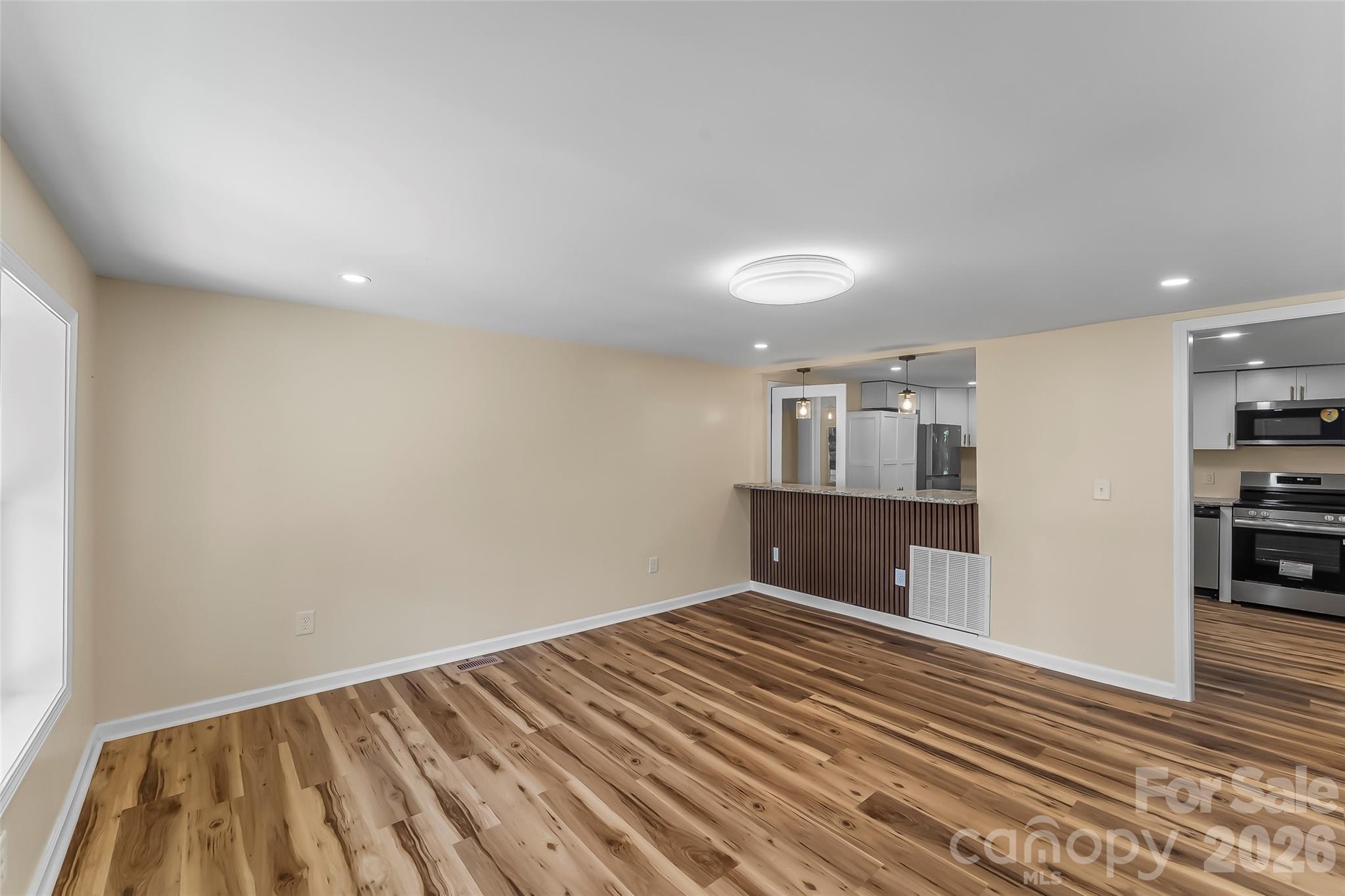 529 NW stage Street — Lenoir