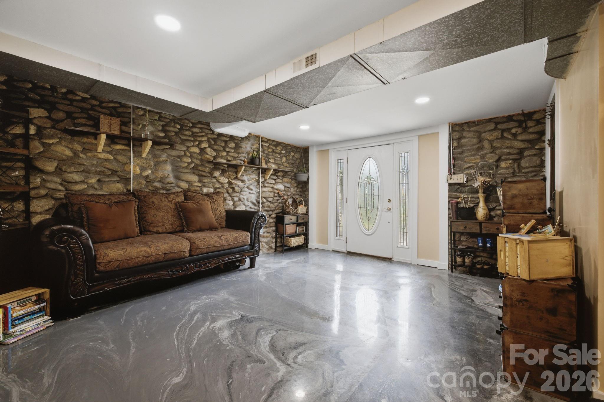 108 Patton Avenue — Canton