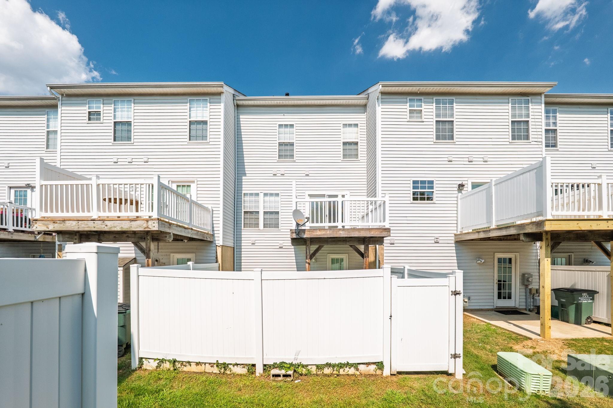 11018 Garden Oaks Lane — Charlotte