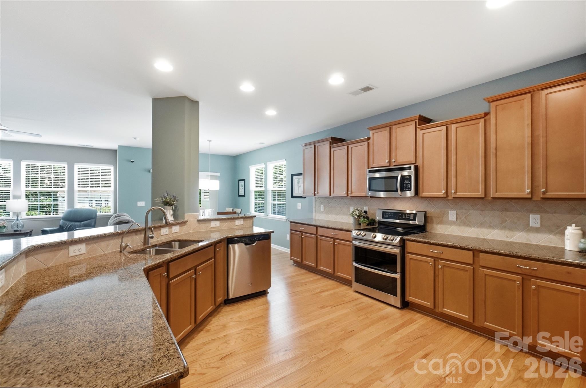 3715 Franklin Meadows Drive — Matthews
