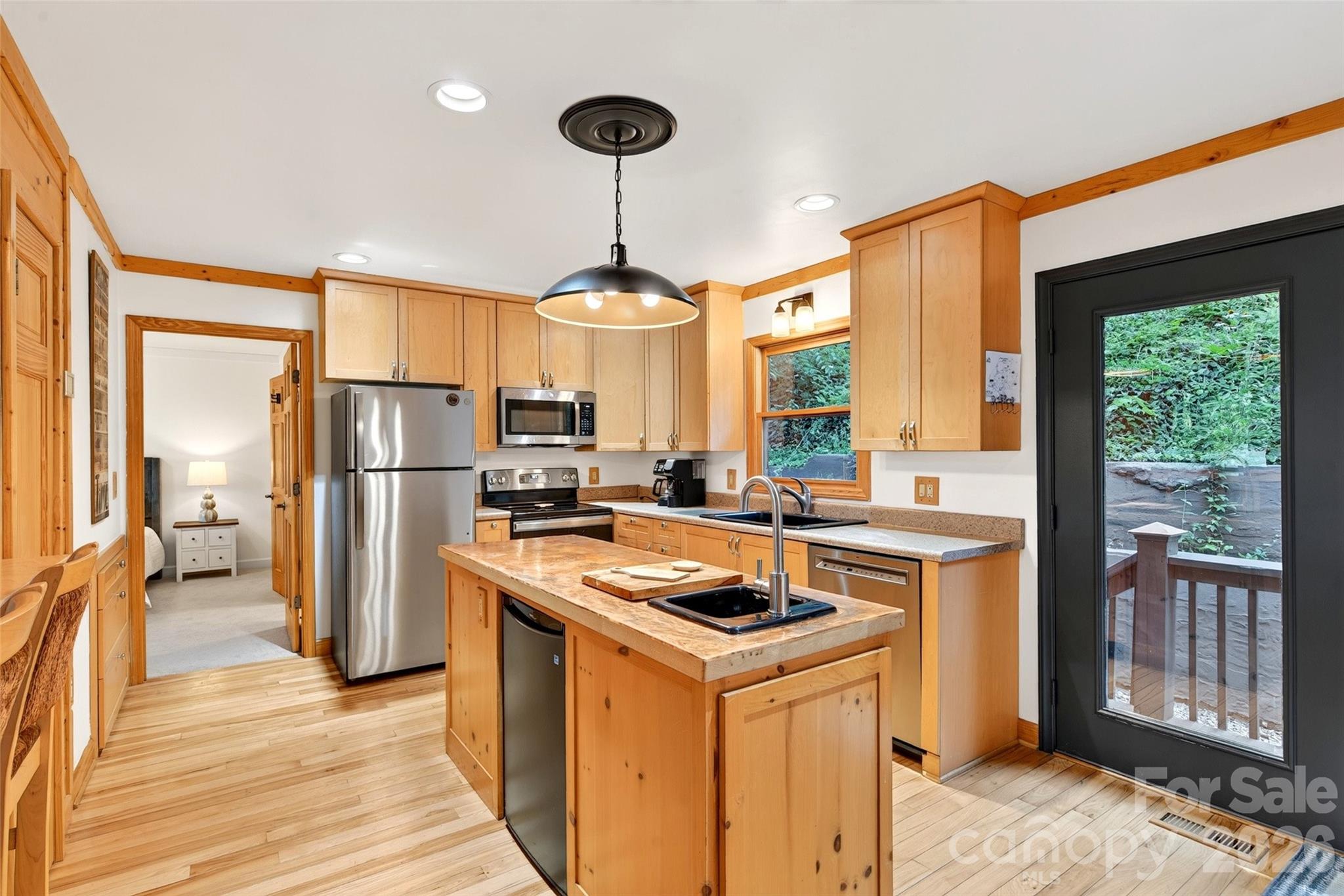 1506 Mckenzie Way S — Old Fort