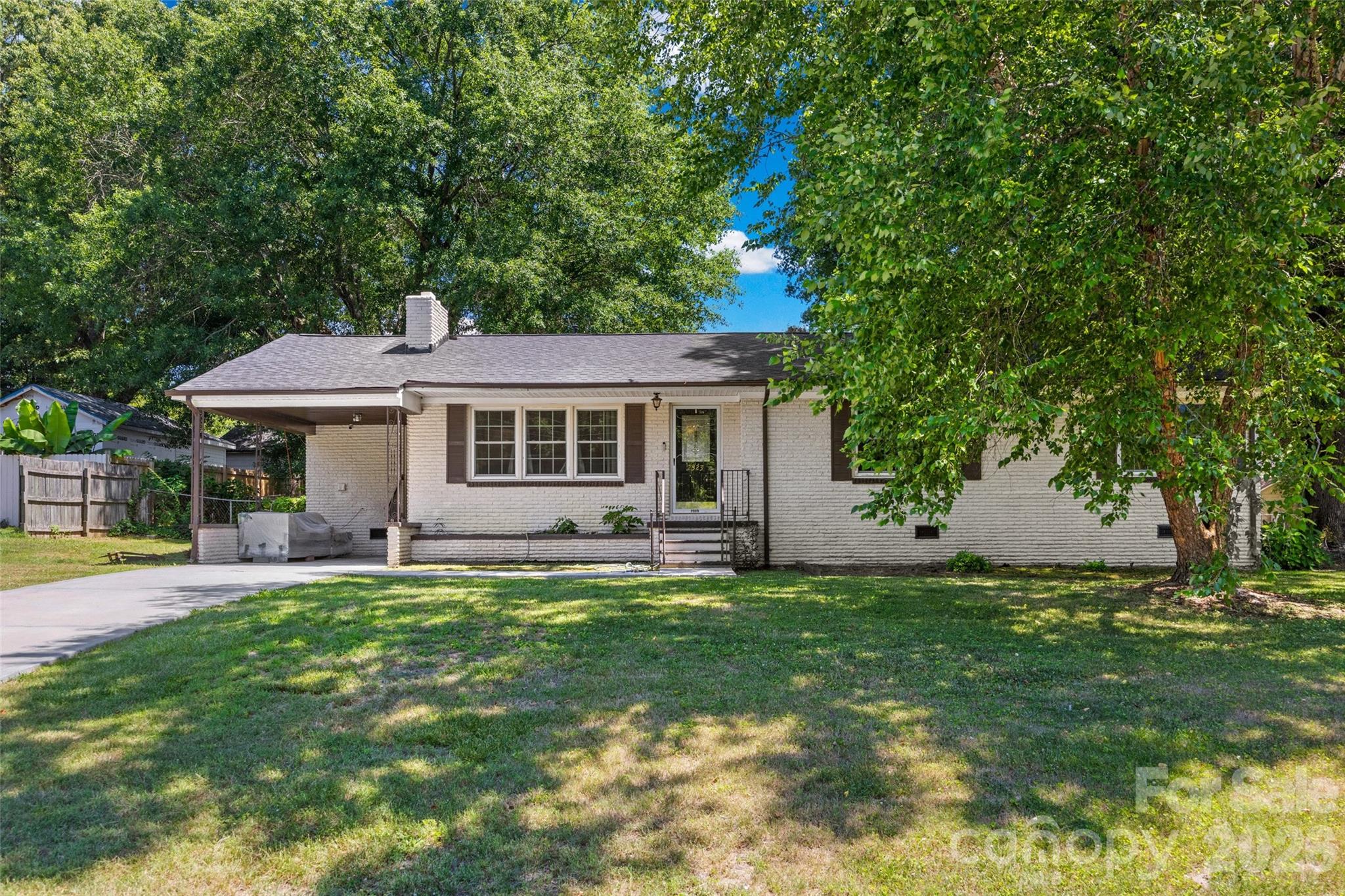 2323 Hedgewood Circle — Gastonia