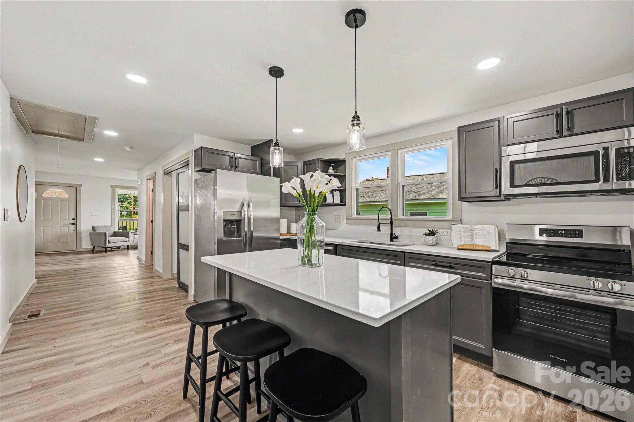 104 E Hartford Avenue — Bessemer City