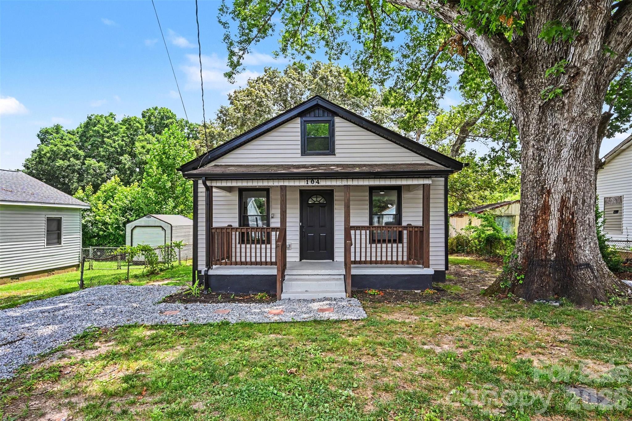 104 E Hartford Avenue — Bessemer City