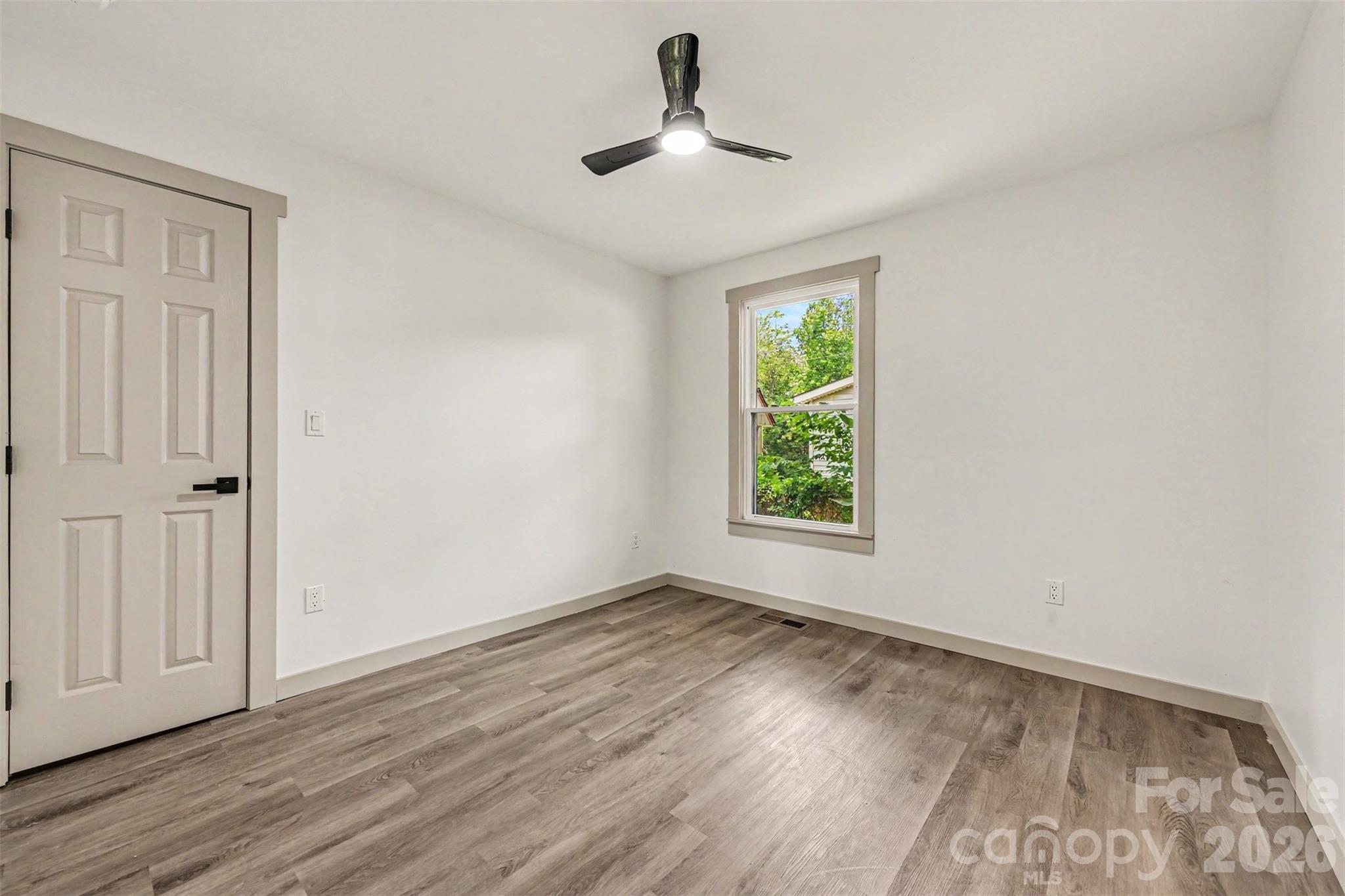 104 E Hartford Avenue — Bessemer City