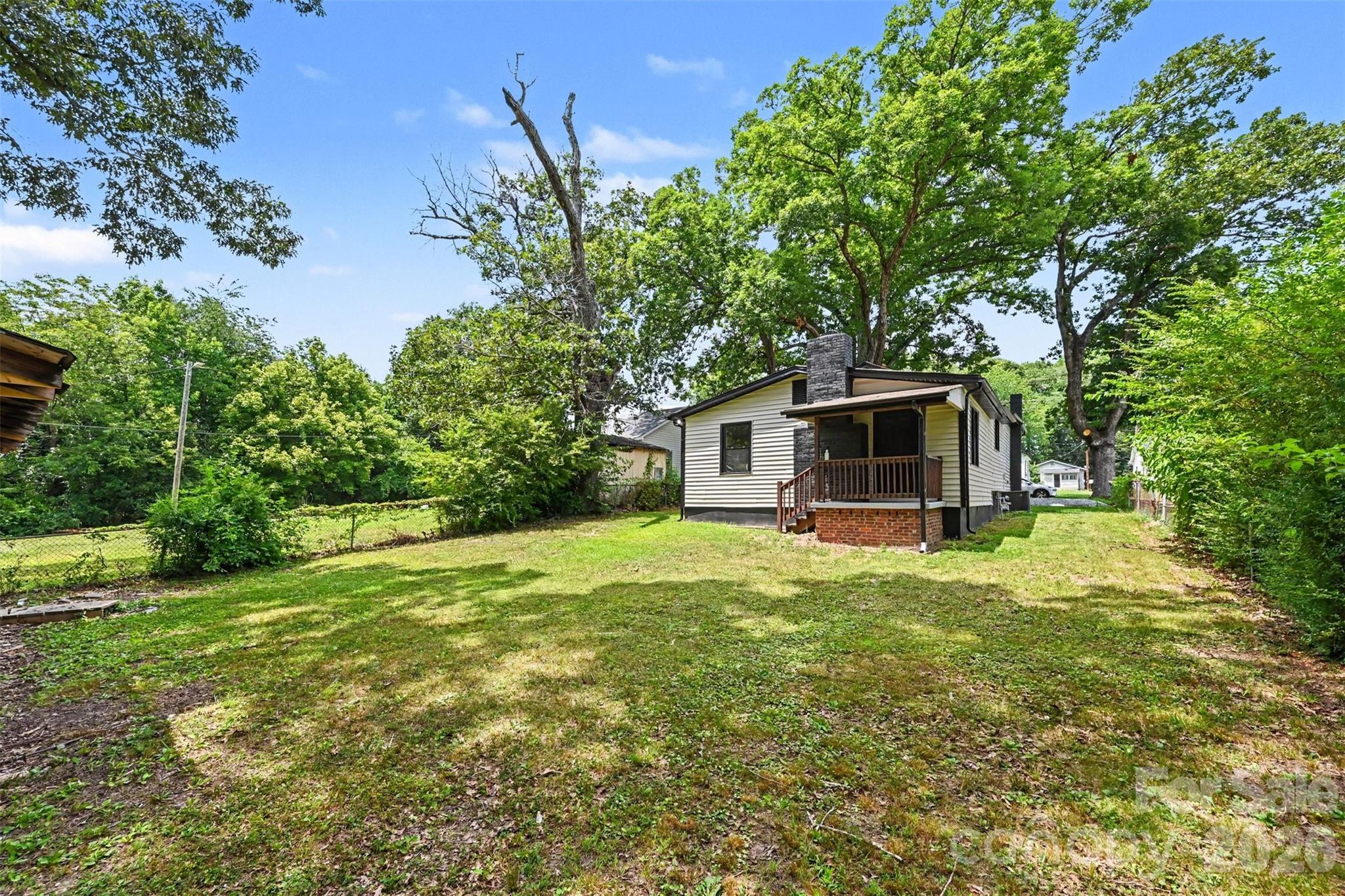 104 E Hartford Avenue — Bessemer City