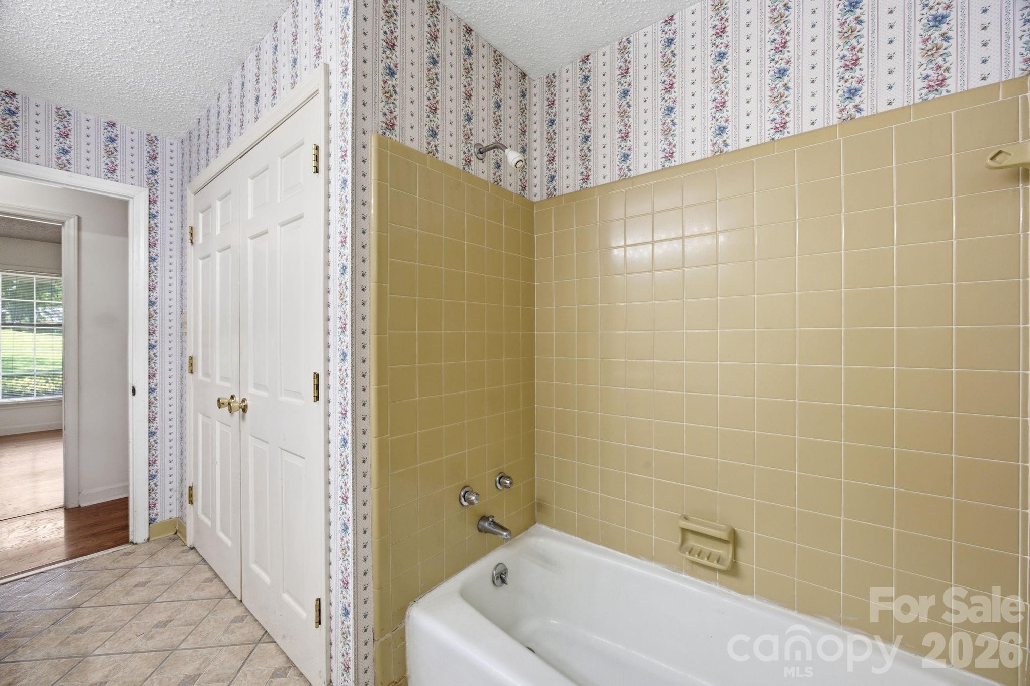 13001 Helena Circle — Charlotte