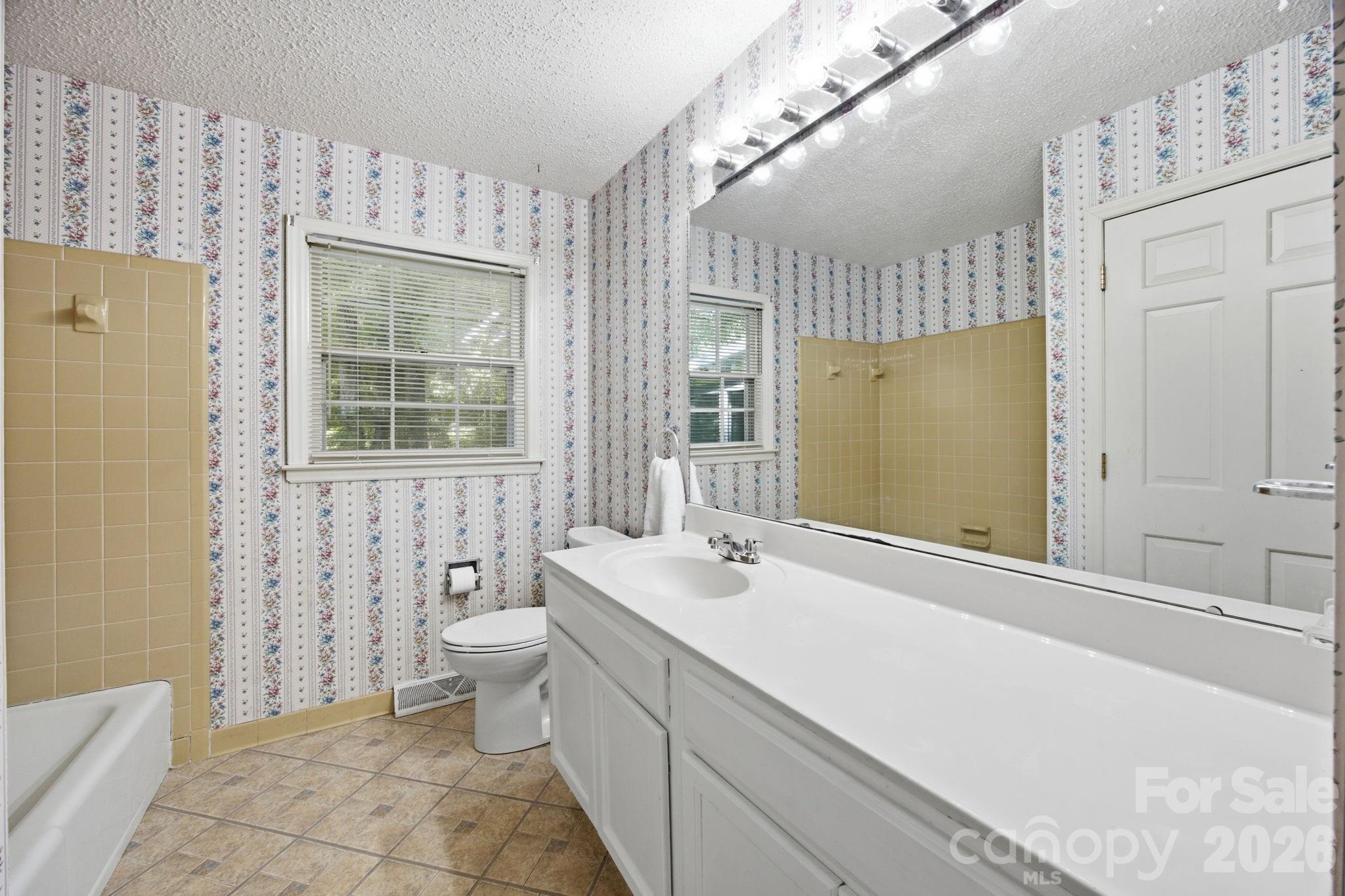 13001 Helena Circle — Charlotte