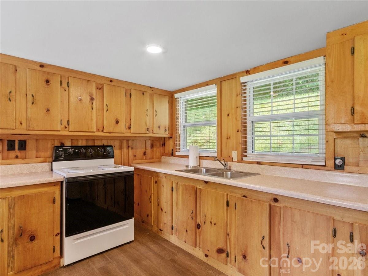 323 McCurrey Road — Burnsville