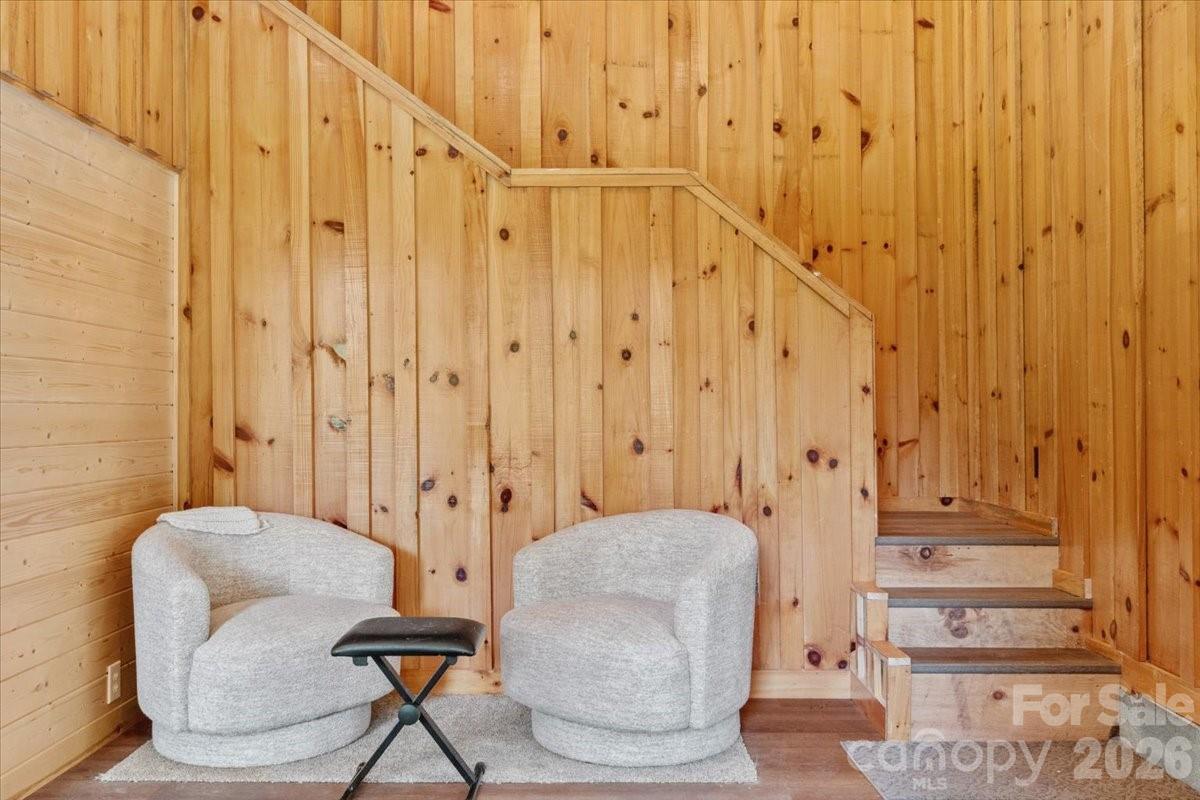 323 McCurrey Road — Burnsville